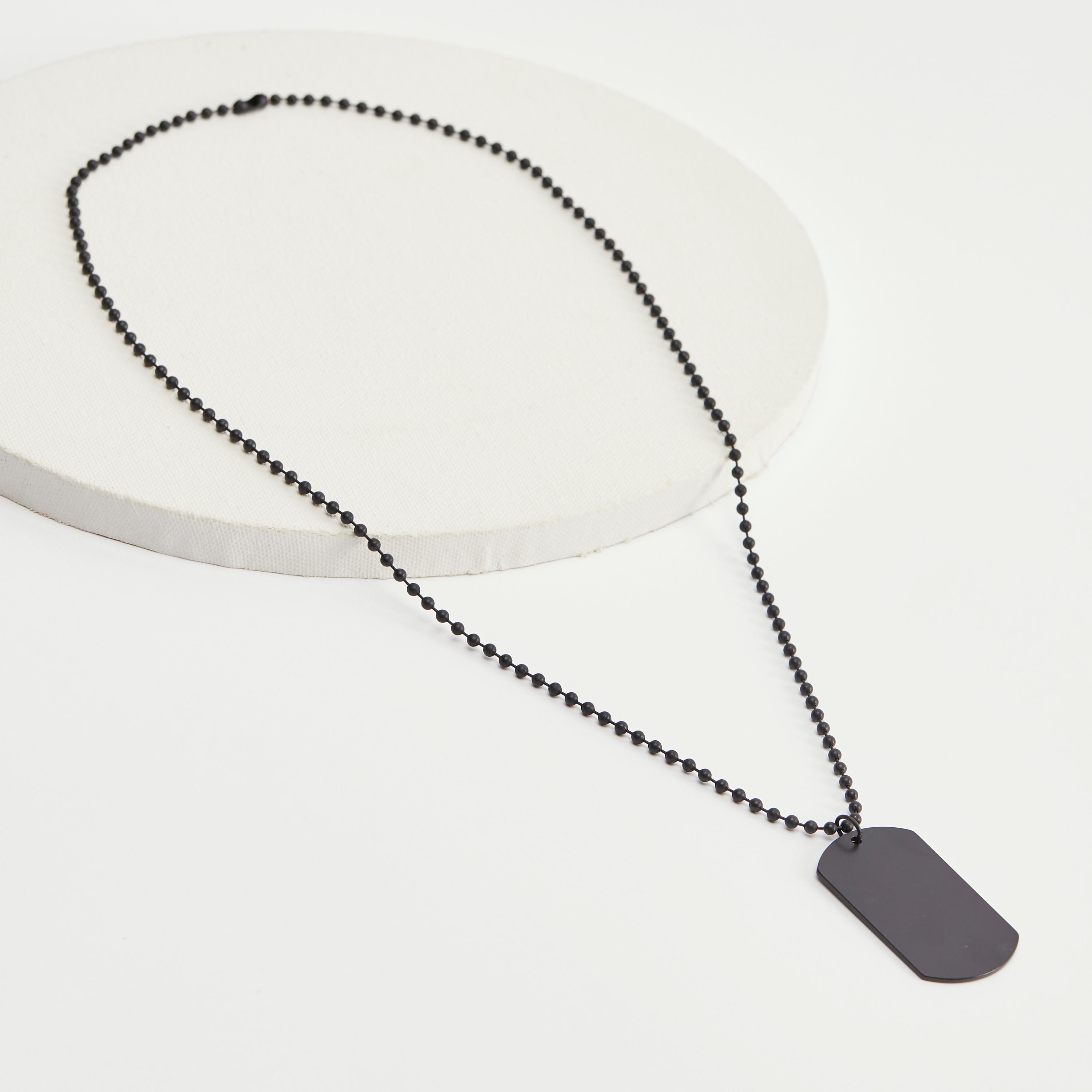 قلادة بطاقة الكلب مزيّنة بالخرز-men-watchesandjewellery-necklacesandpendants-image-4