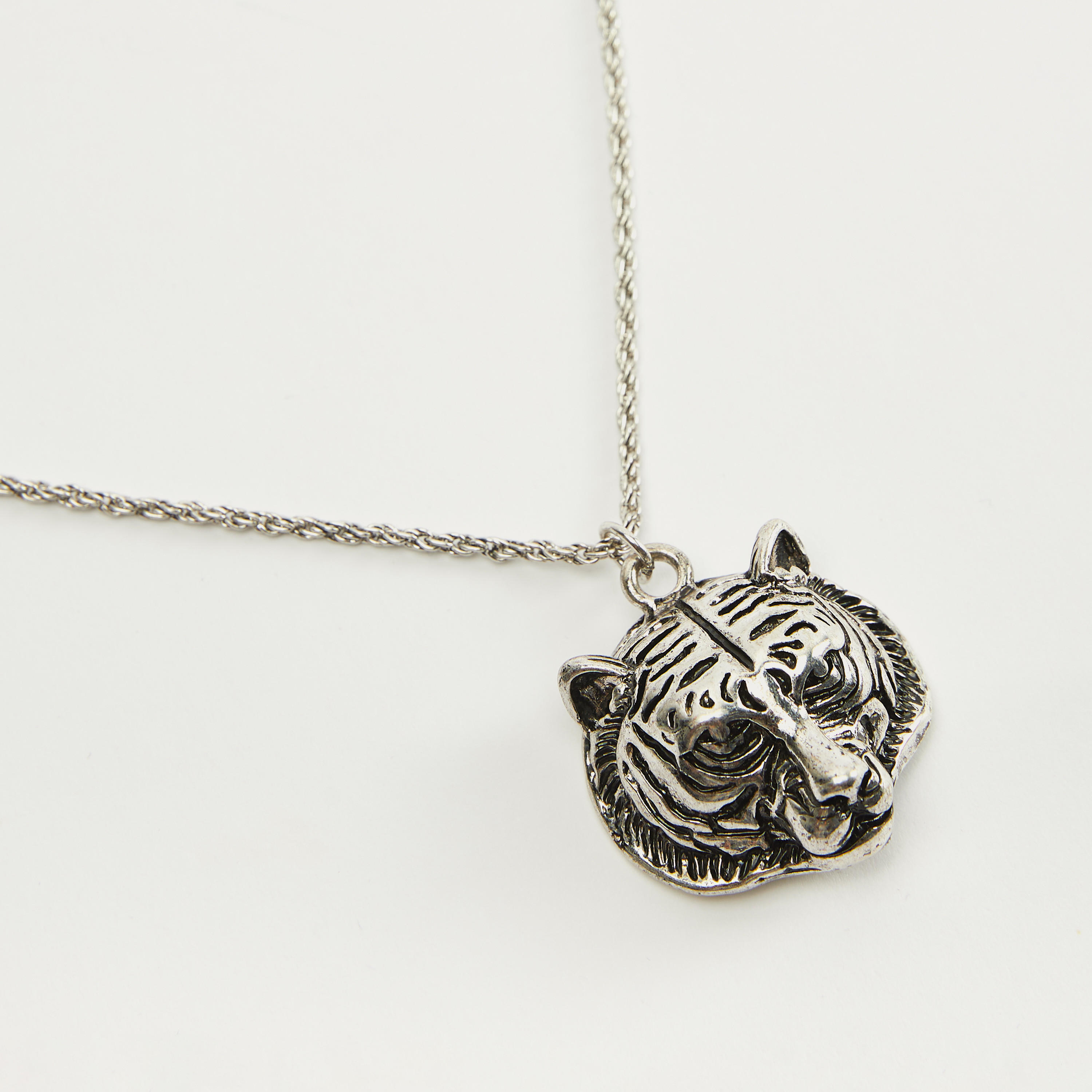 قلادة بدلايّة نمر ومشبك إغلاق-men-watchesandjewellery-necklacesandpendants-image-3