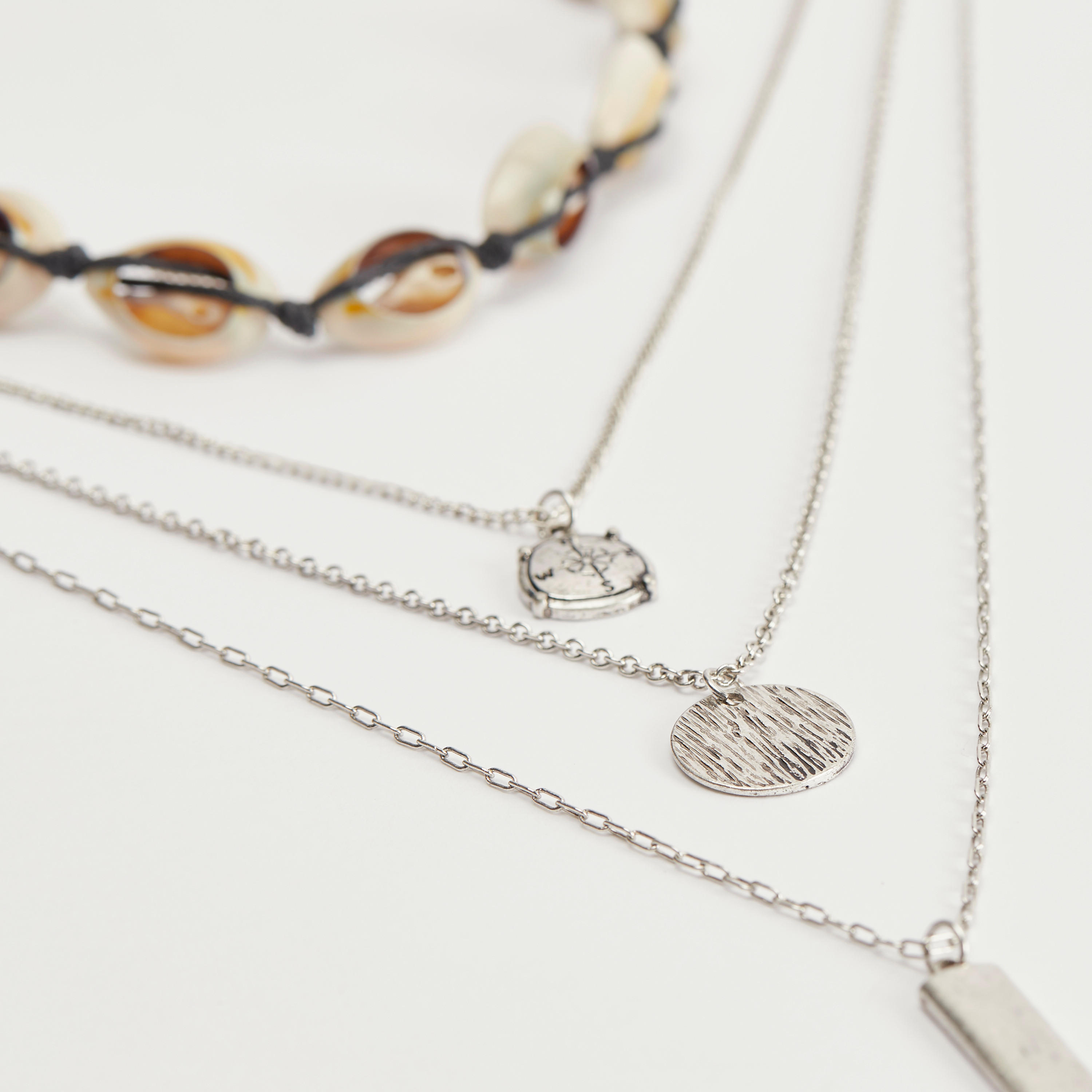 قلادة متعددة الطبقات بمشبك إغلاق-men-watchesandjewellery-necklacesandpendants-image-2