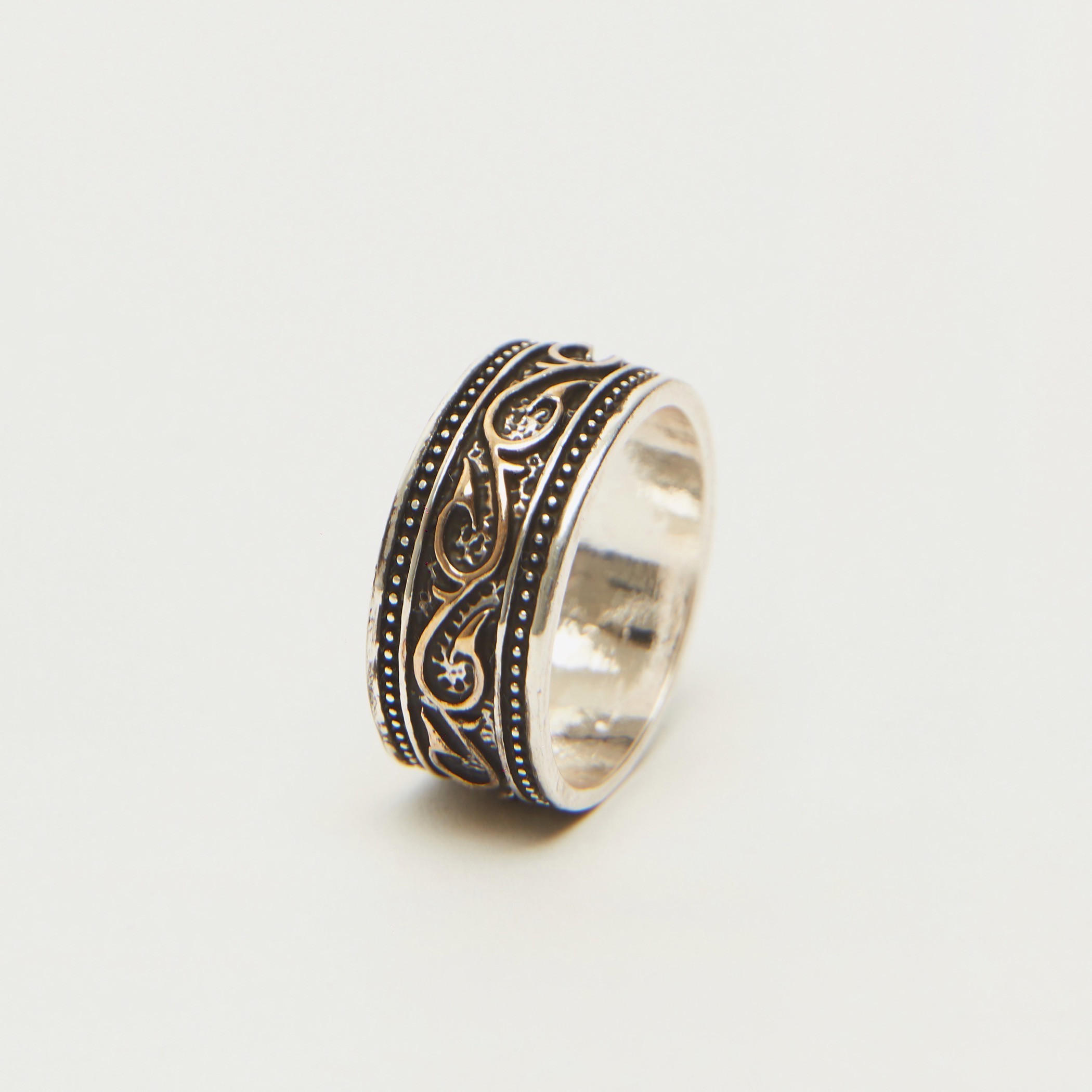 Textured Ring-men-watchesandjewellery-rings-image-3