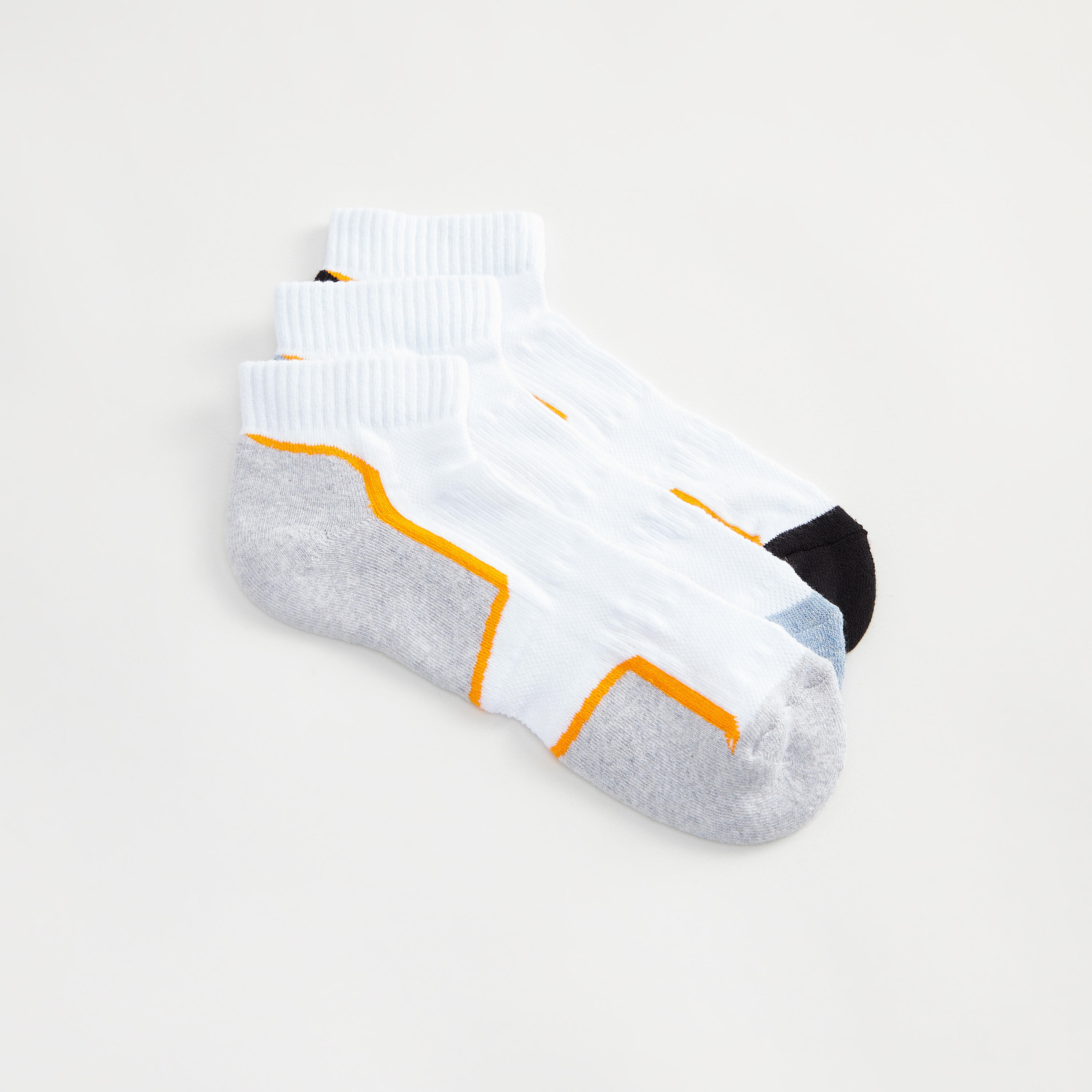 جوارب بارزة الملمس بطول الكاحل - طقم من 3 أزواج-men-socks-image-2