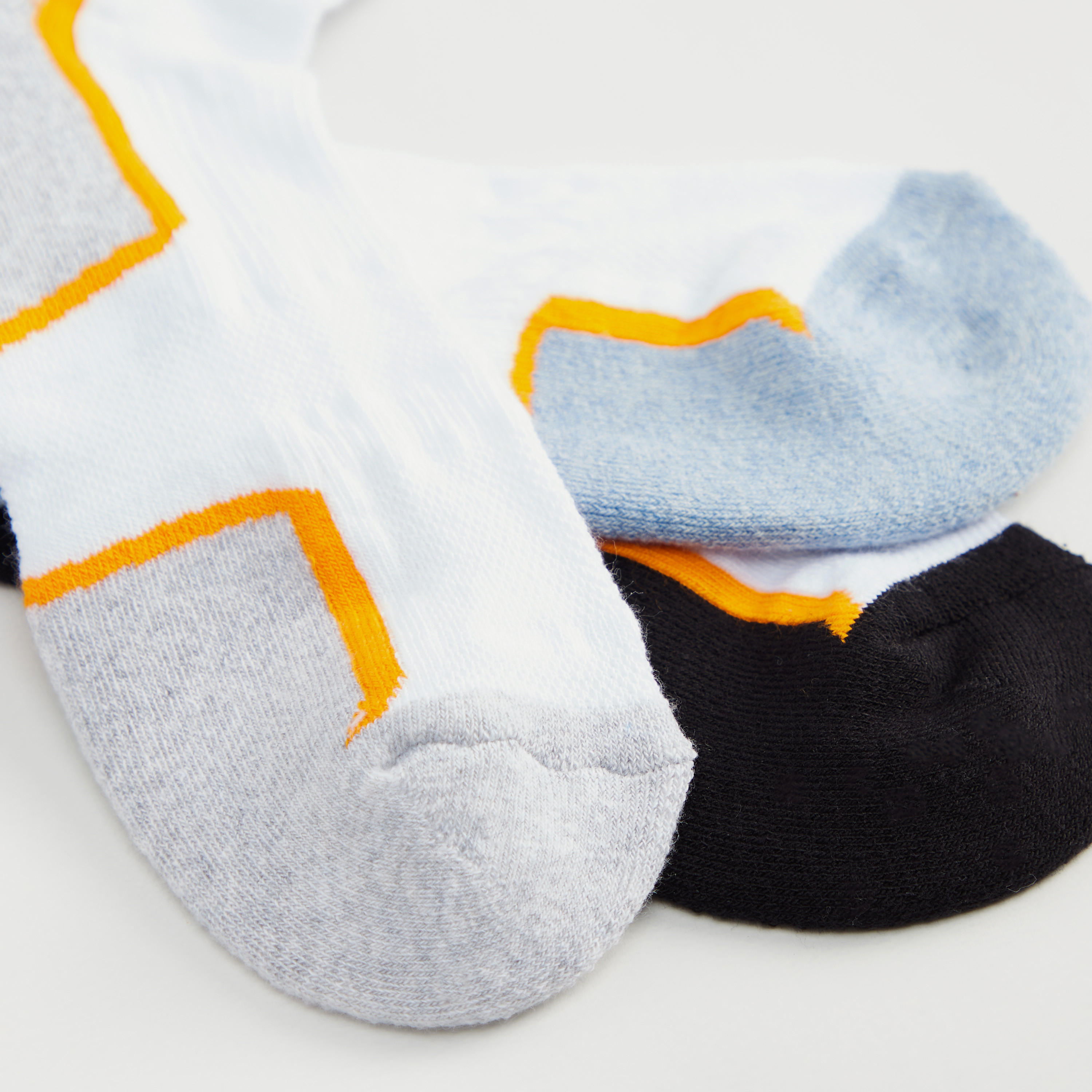 جوارب بارزة الملمس بطول الكاحل - طقم من 3 أزواج-men-socks-image-4