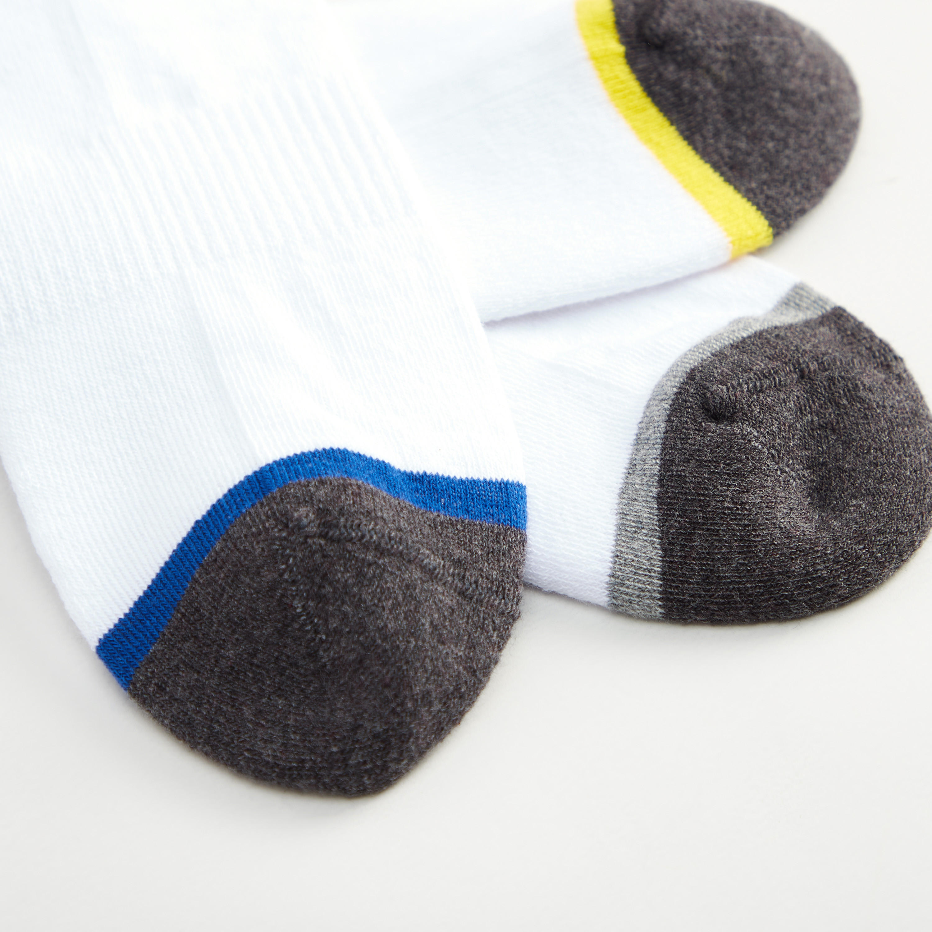 جوارب بارزة الملمس بطول الكاحل - طقم من 3 أزواج-men-socks-image-4