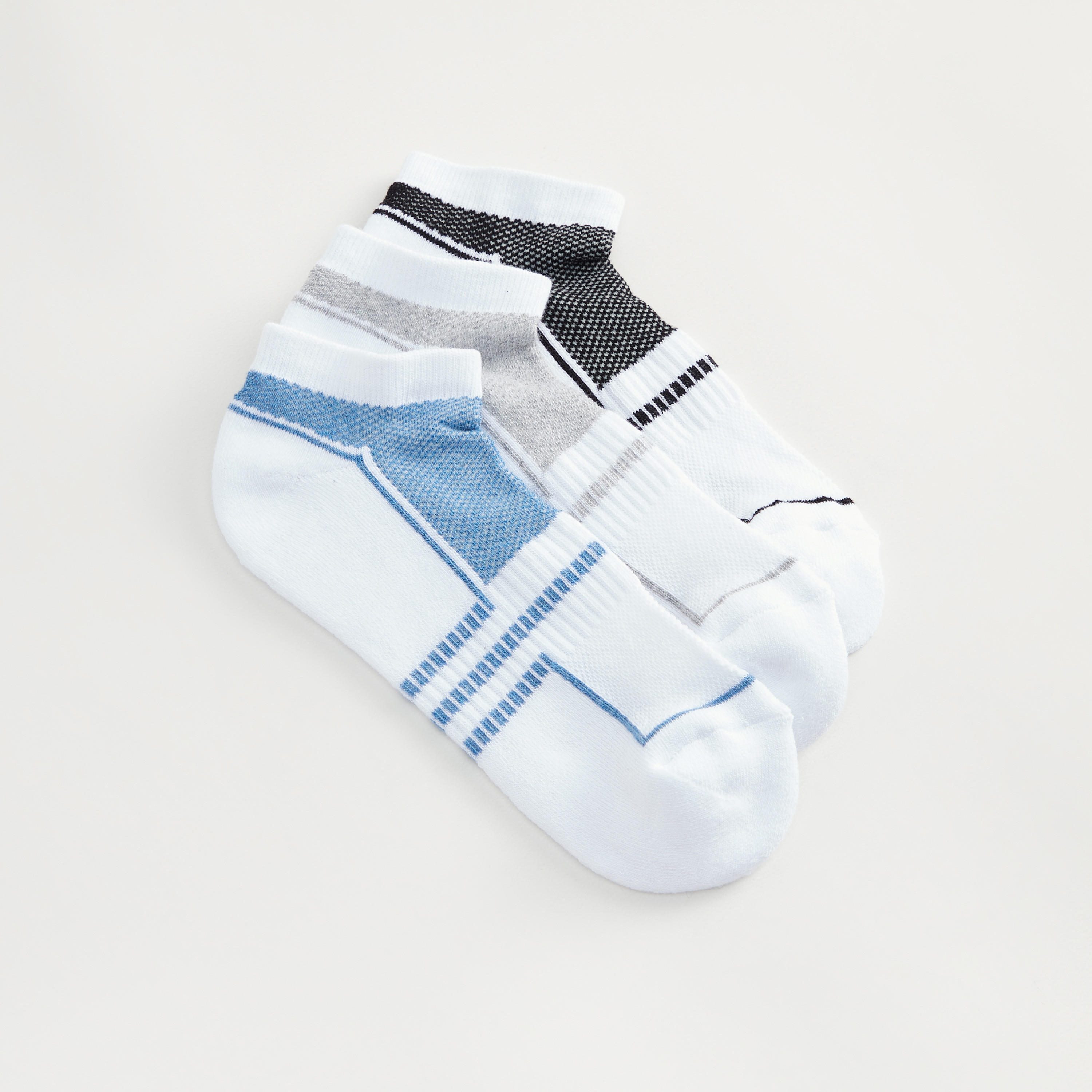 جوارب بارزة الملمس بطول الكاحل - طقم من 3 أزواج-men-socks-image-2