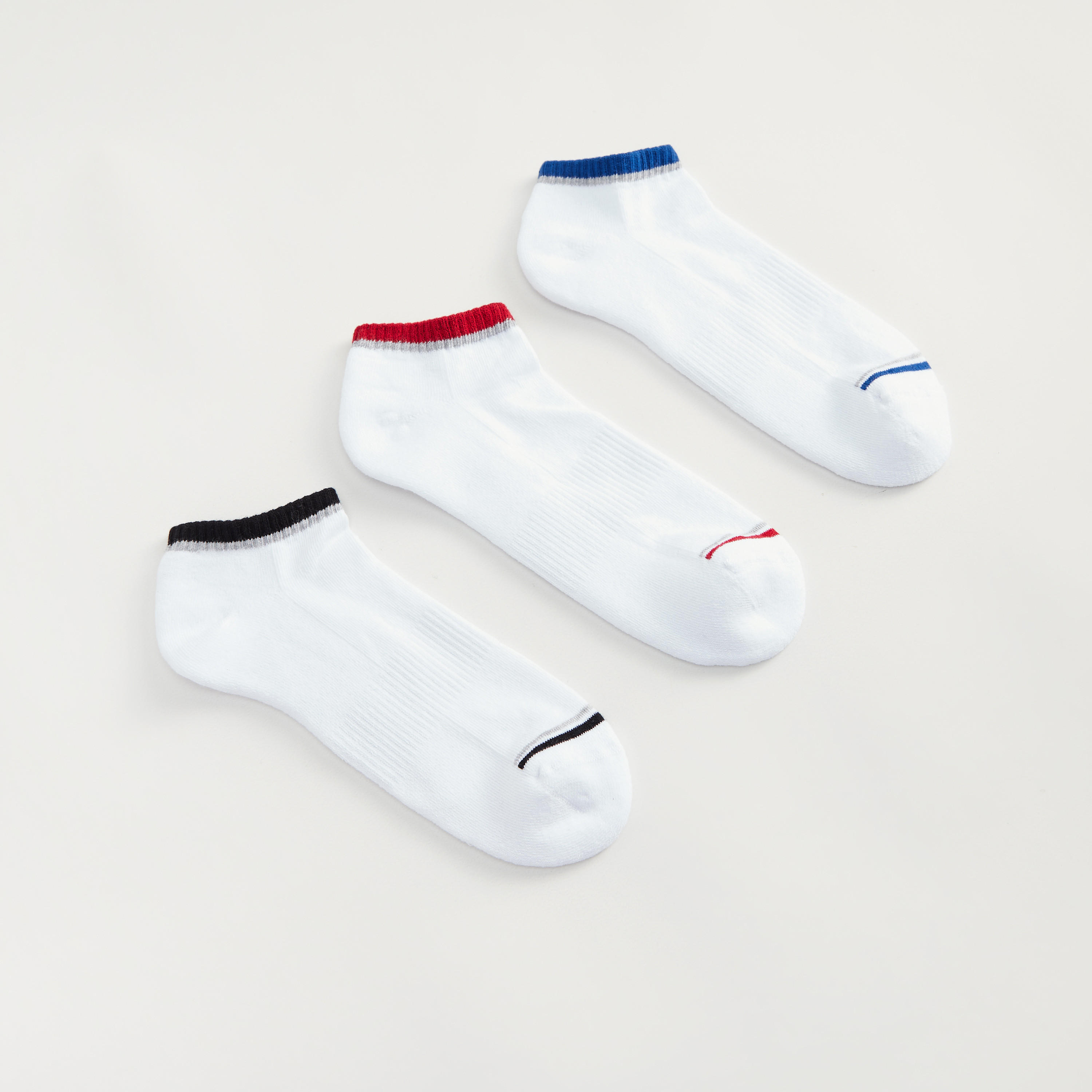 جوارب بارزة الملمس بطول الكاحل - طقم من 3 أزواج-men-socks-image-1