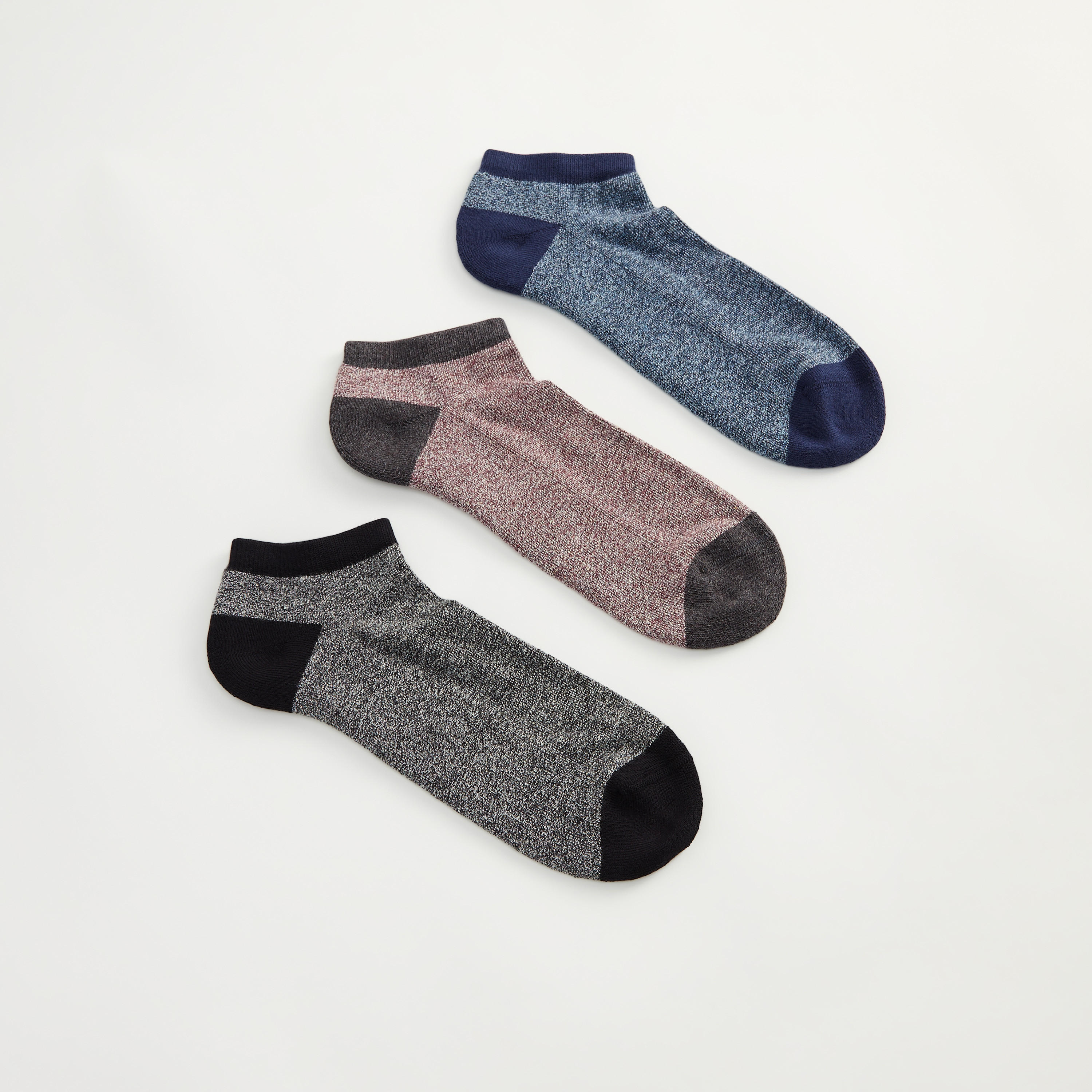 جوارب قطنيّة بارزة الملمس بطول الكاحل - طقم من 3-men-socks-image-1