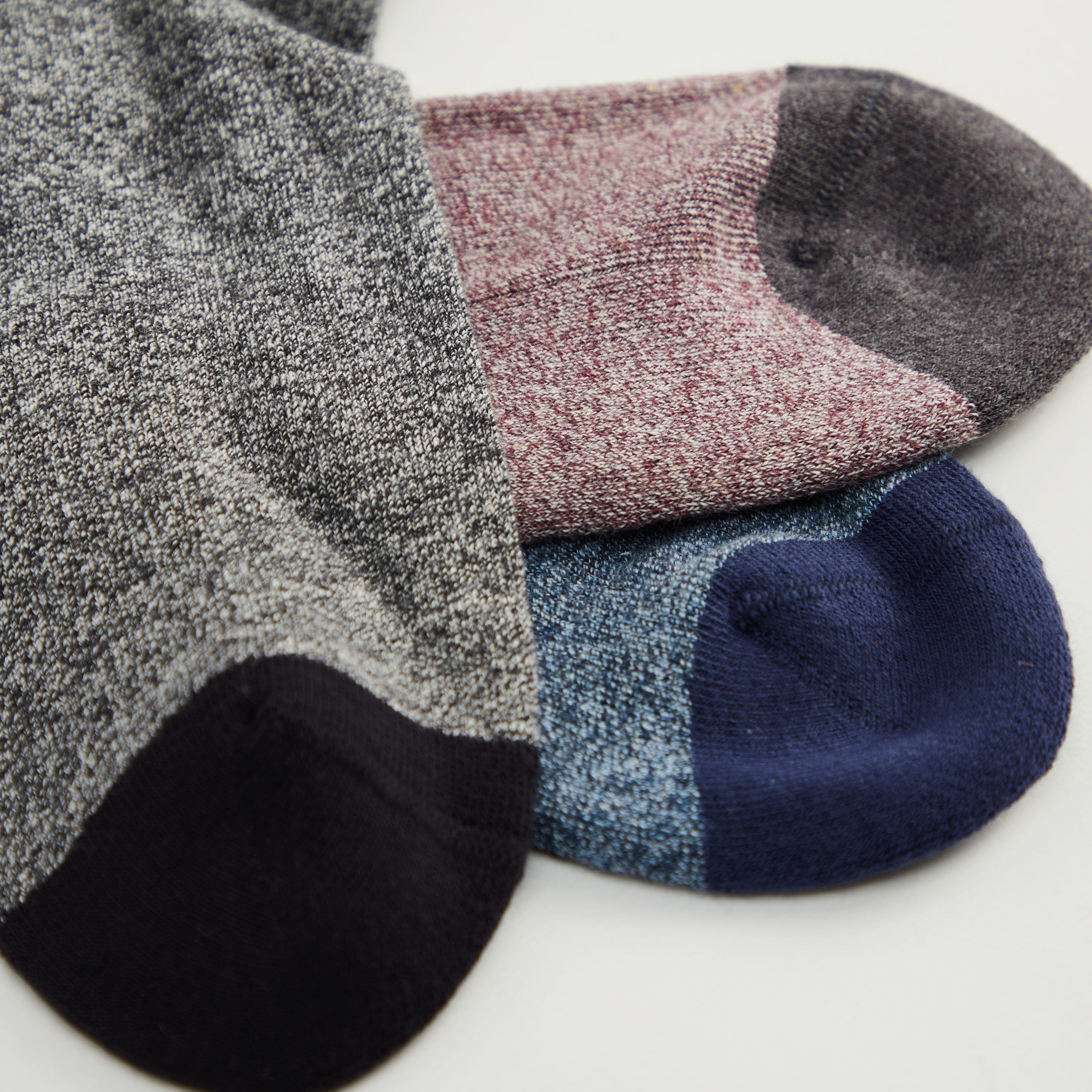 جوارب قطنيّة بارزة الملمس بطول الكاحل - طقم من 3-men-socks-image-4