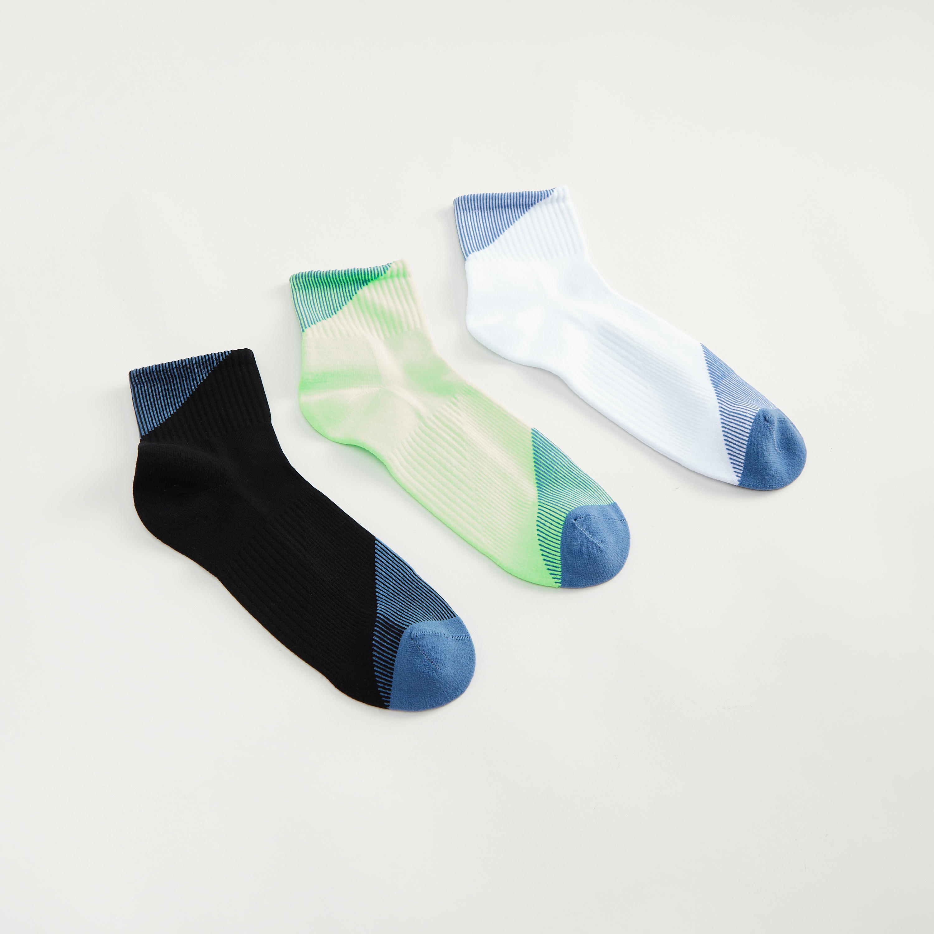 جوارب مضلّعة بقوالب ملوّنة وطول الكاحل - طقم من 3 أزواج-men-socks-image-1