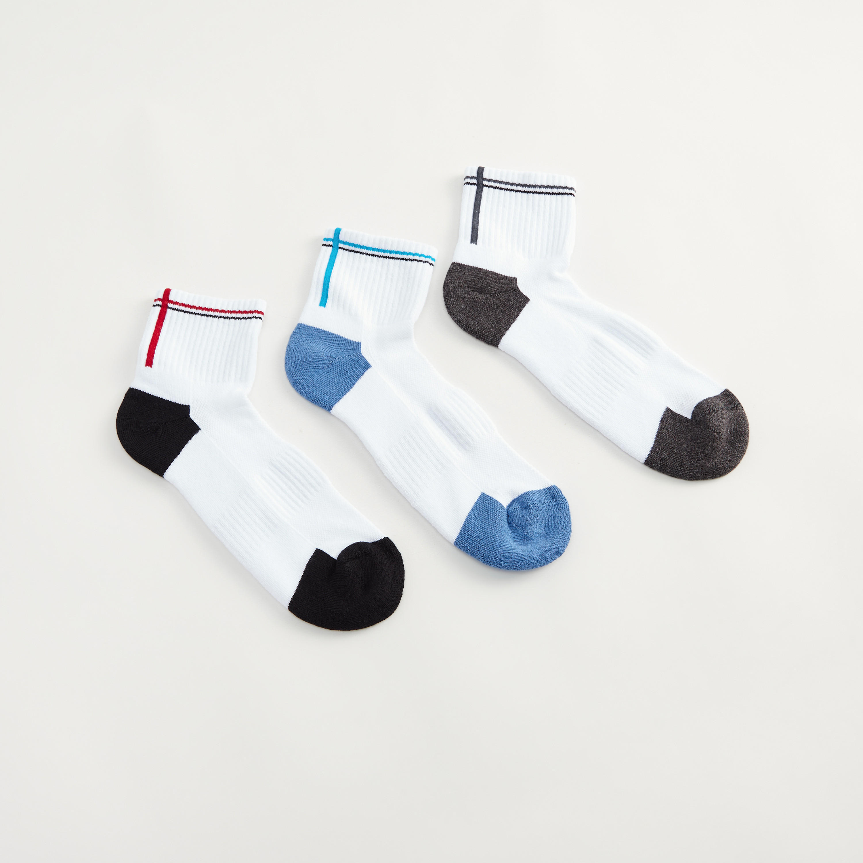 جوارب مضلّعة بطول الكاحل وكعب قوالب ملوّنة - طقم من 3-men-socks-image-1