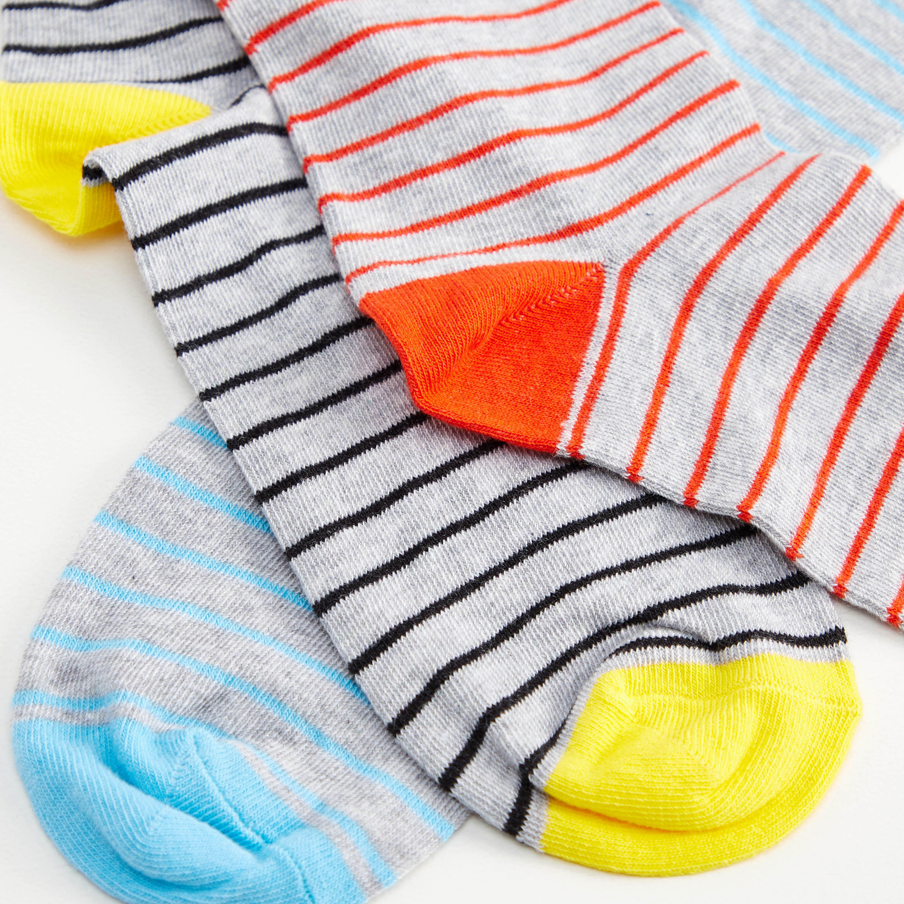 جوارب مقلّمة بطول ربلة الساق - طقم من 3-men-socks-image-4