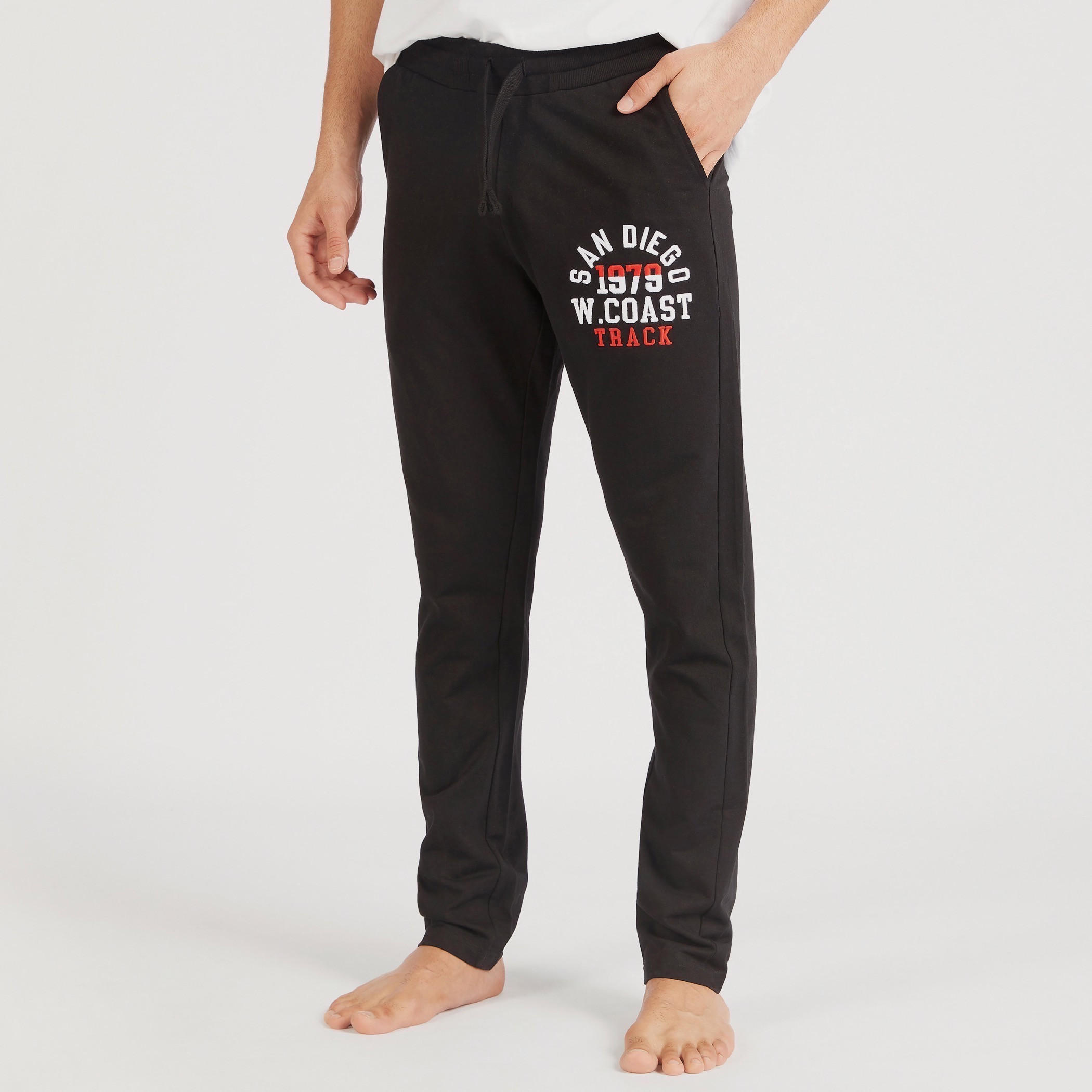 بنطلون بيحاما برباط إغلاق وجيوب وطبعات-men-clothing-nightwear-pyjamaandshorts-image-4