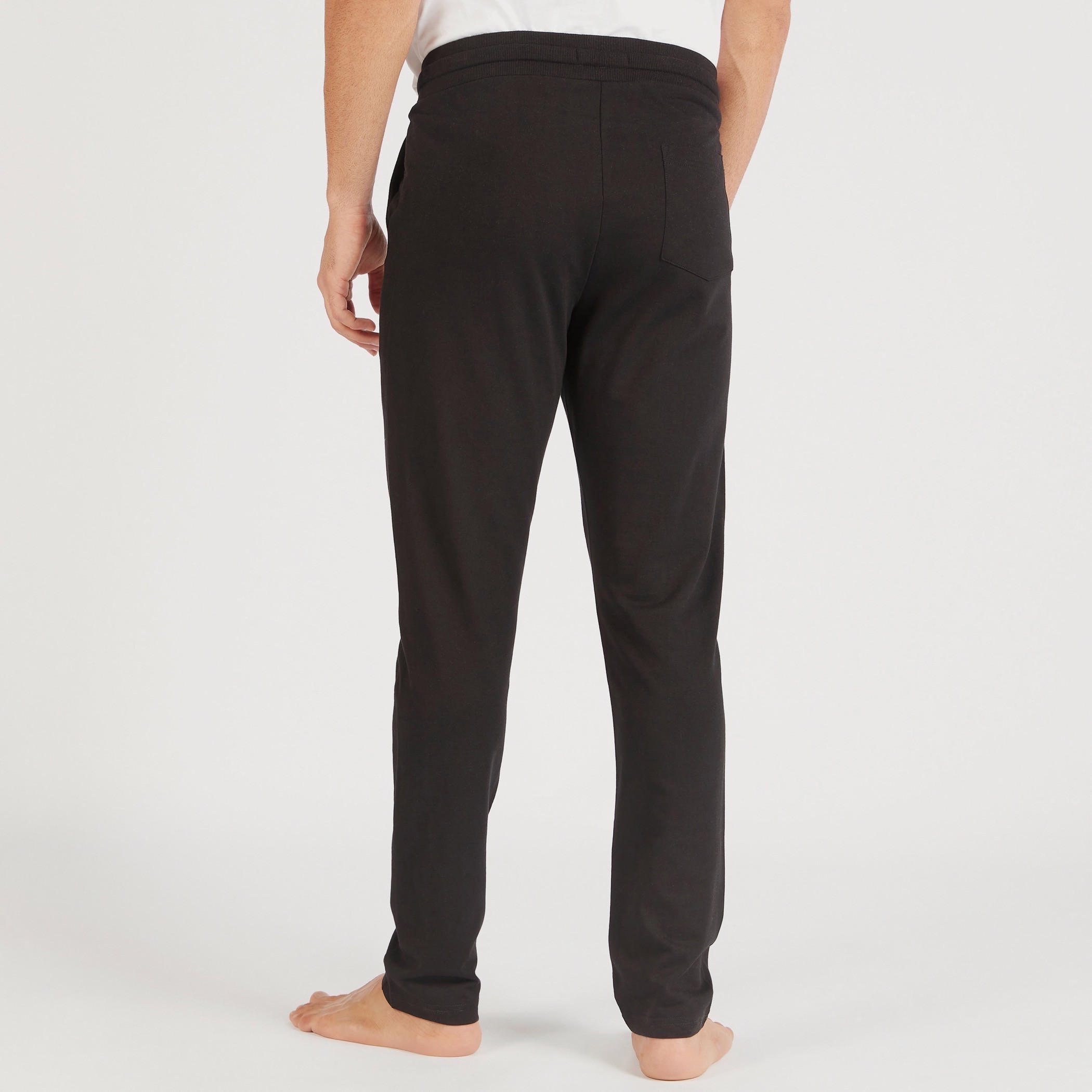 بنطلون بيحاما برباط إغلاق وجيوب وطبعات-men-clothing-nightwear-pyjamaandshorts-image-1