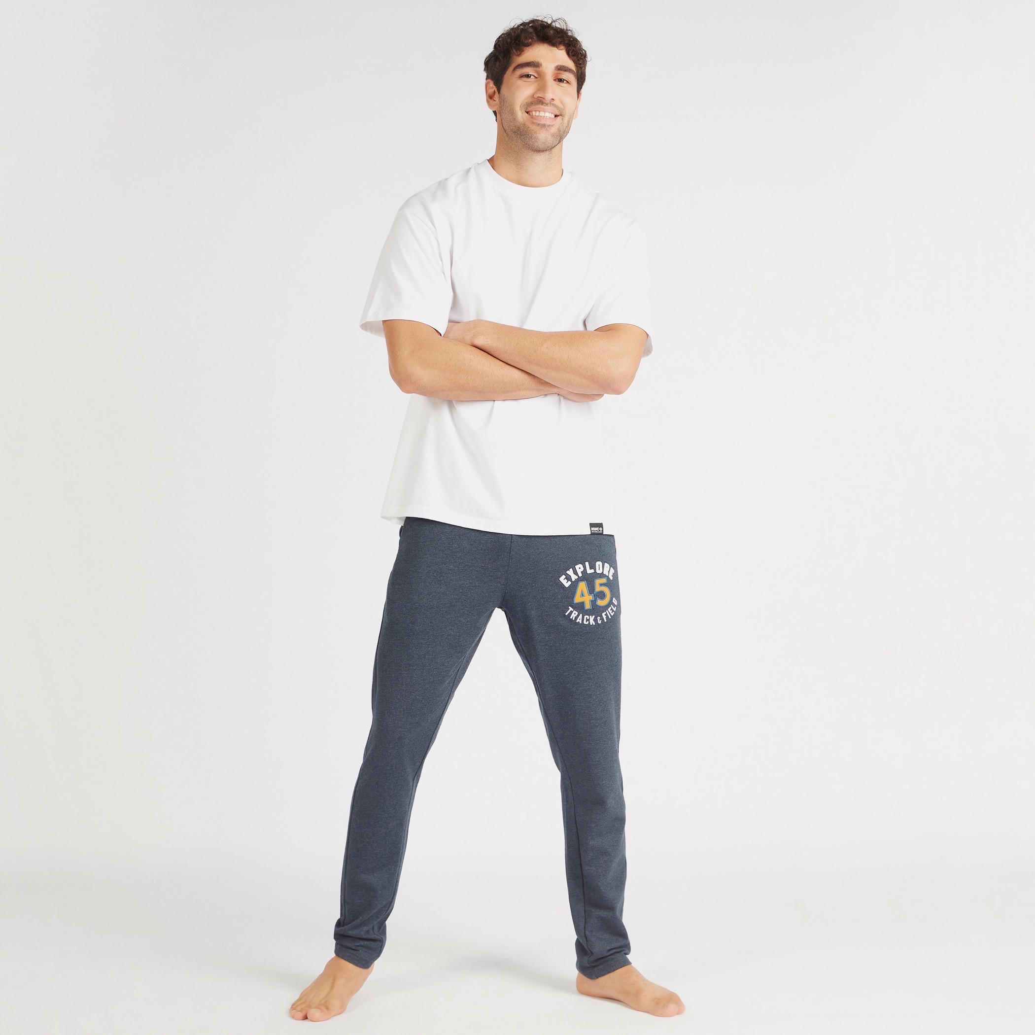 بنطلون بيحاما برباط إغلاق وجيوب وطبعات-men-clothing-nightwear-pyjamaandshorts-image-3