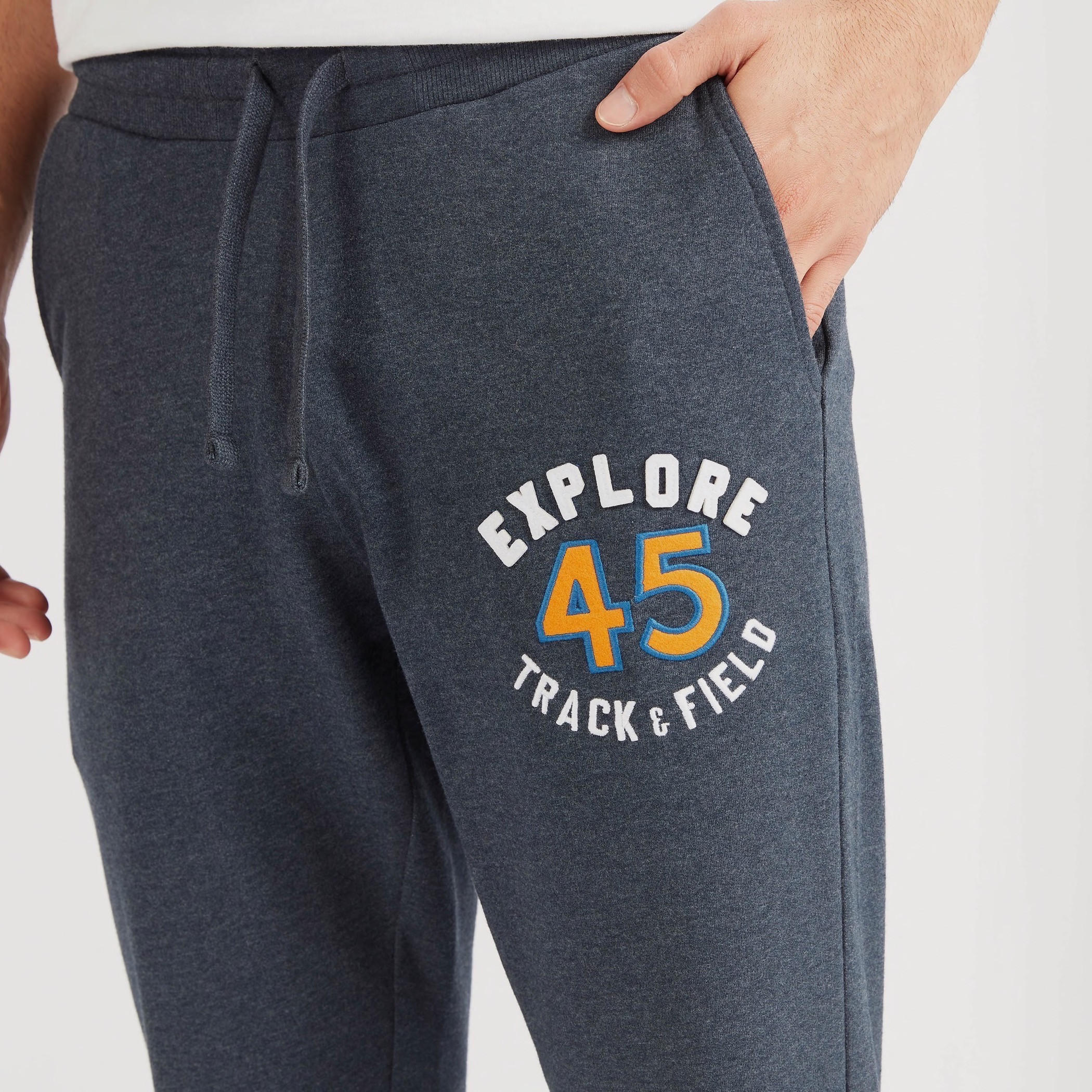 بنطلون بيحاما برباط إغلاق وجيوب وطبعات-men-clothing-nightwear-pyjamaandshorts-image-2