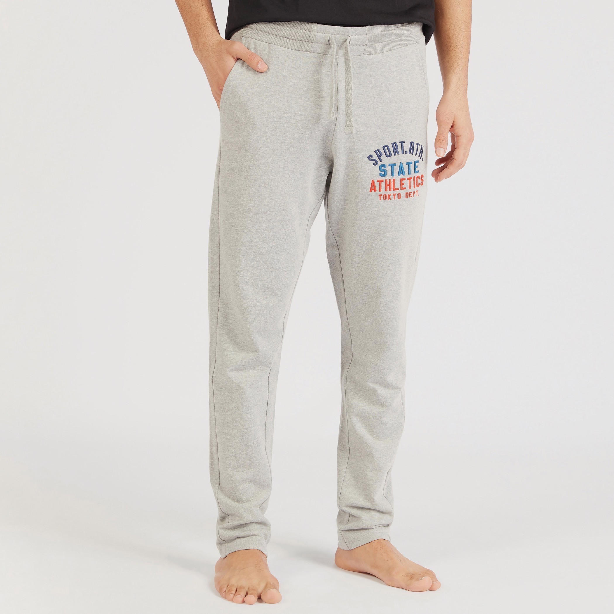 بنطلون بيجاما مطرّز برباط إغلاق وجيوب-men-clothing-nightwear-pyjamaandshorts-image-1