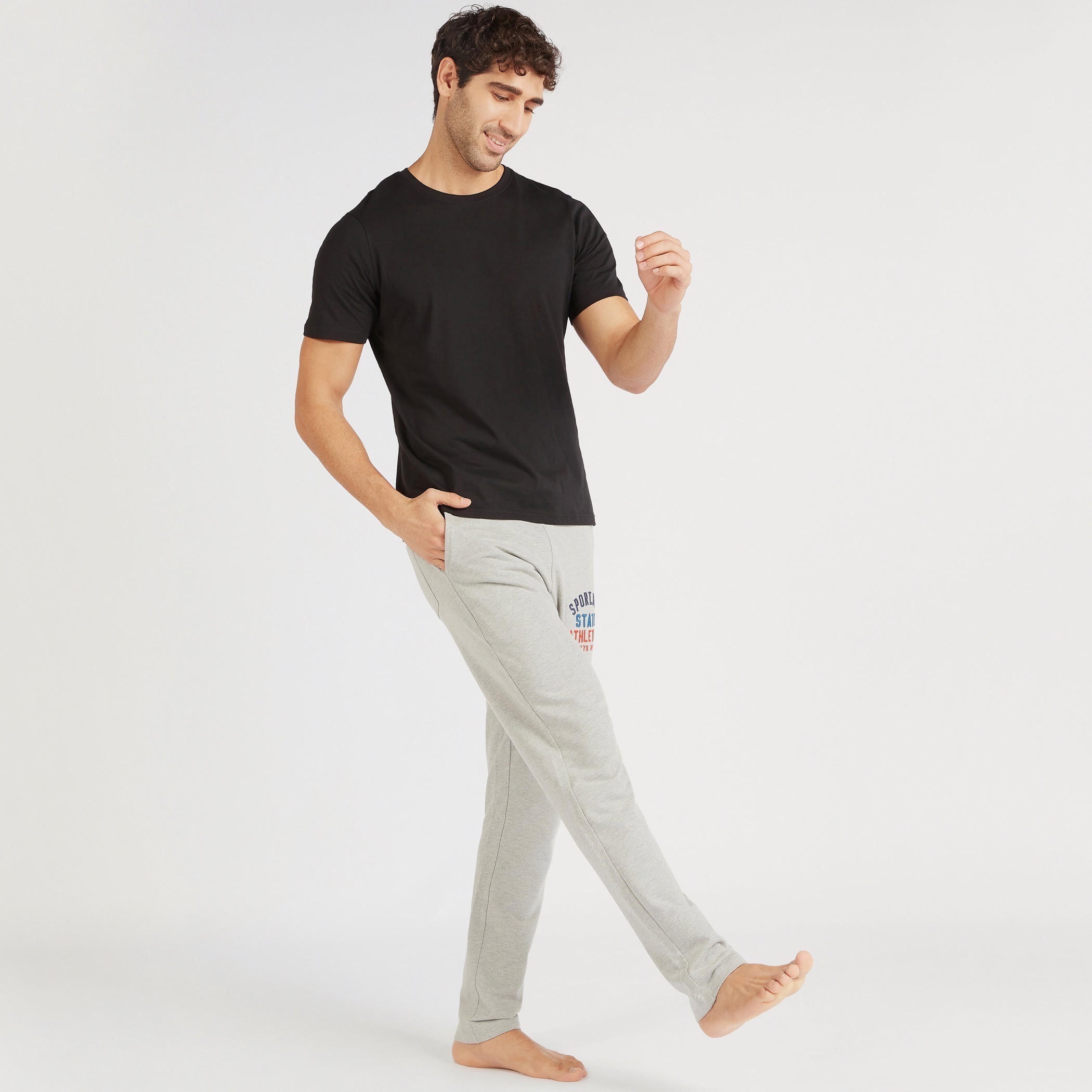 بنطلون بيجاما مطرّز برباط إغلاق وجيوب-men-clothing-nightwear-pyjamaandshorts-image-2
