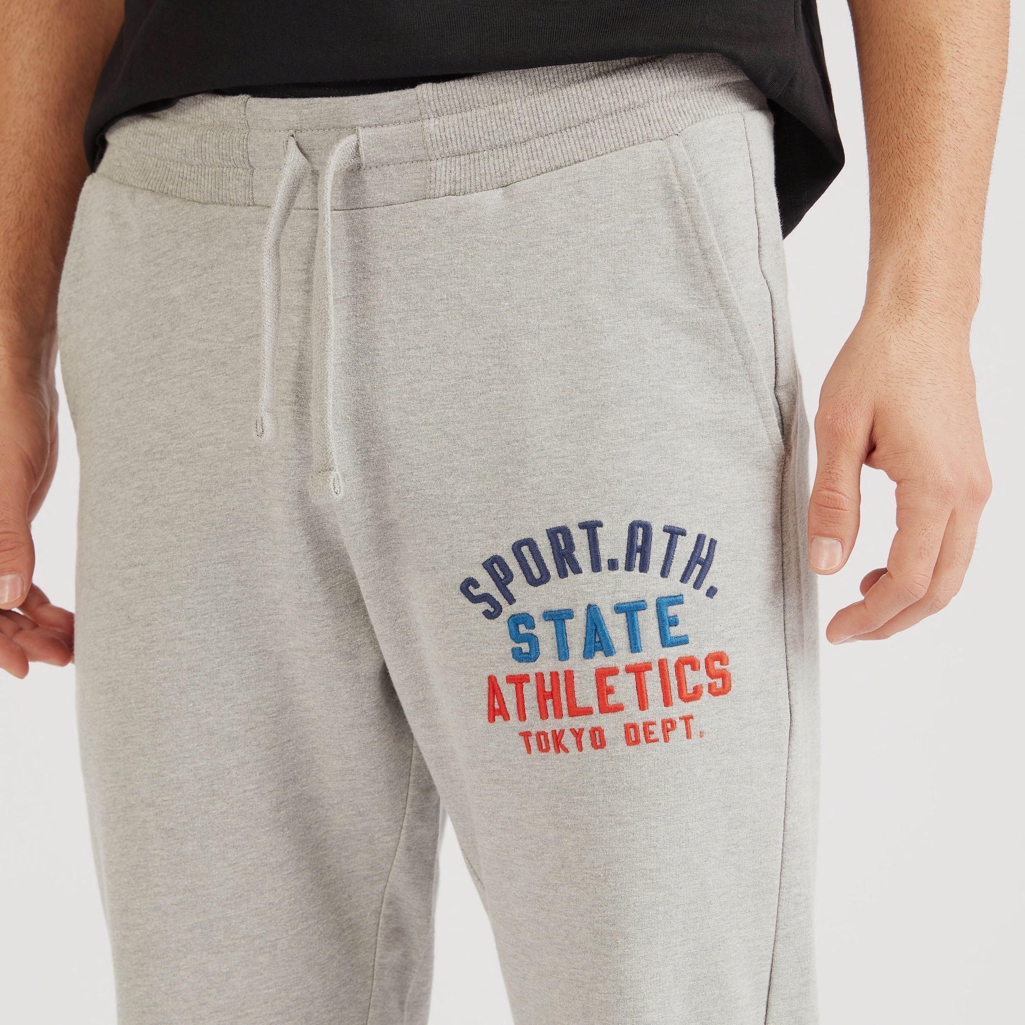 بنطلون بيجاما مطرّز برباط إغلاق وجيوب-men-clothing-nightwear-pyjamaandshorts-image-3