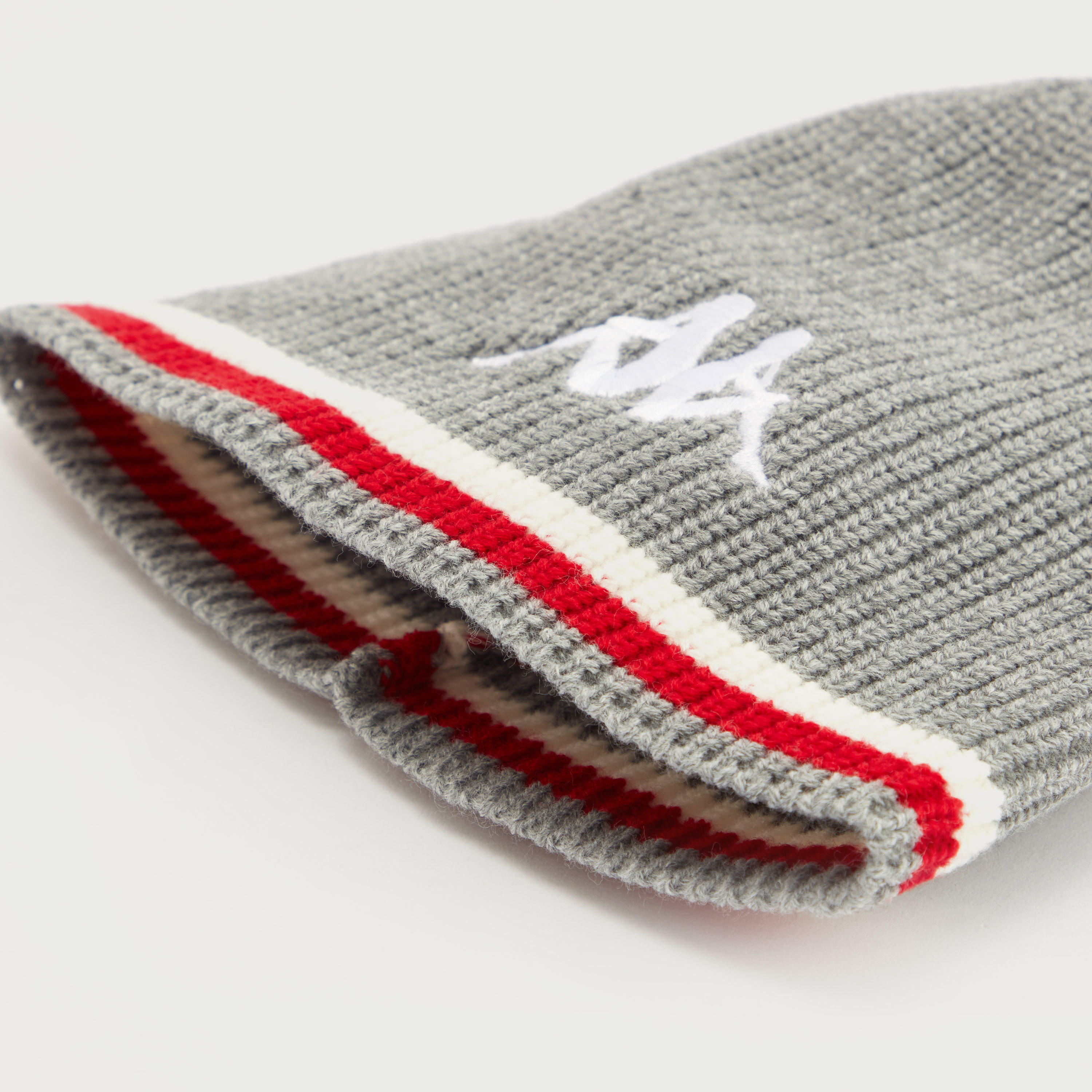 كاب بيني بتطريز شعار من كابا-men-caps-image-5