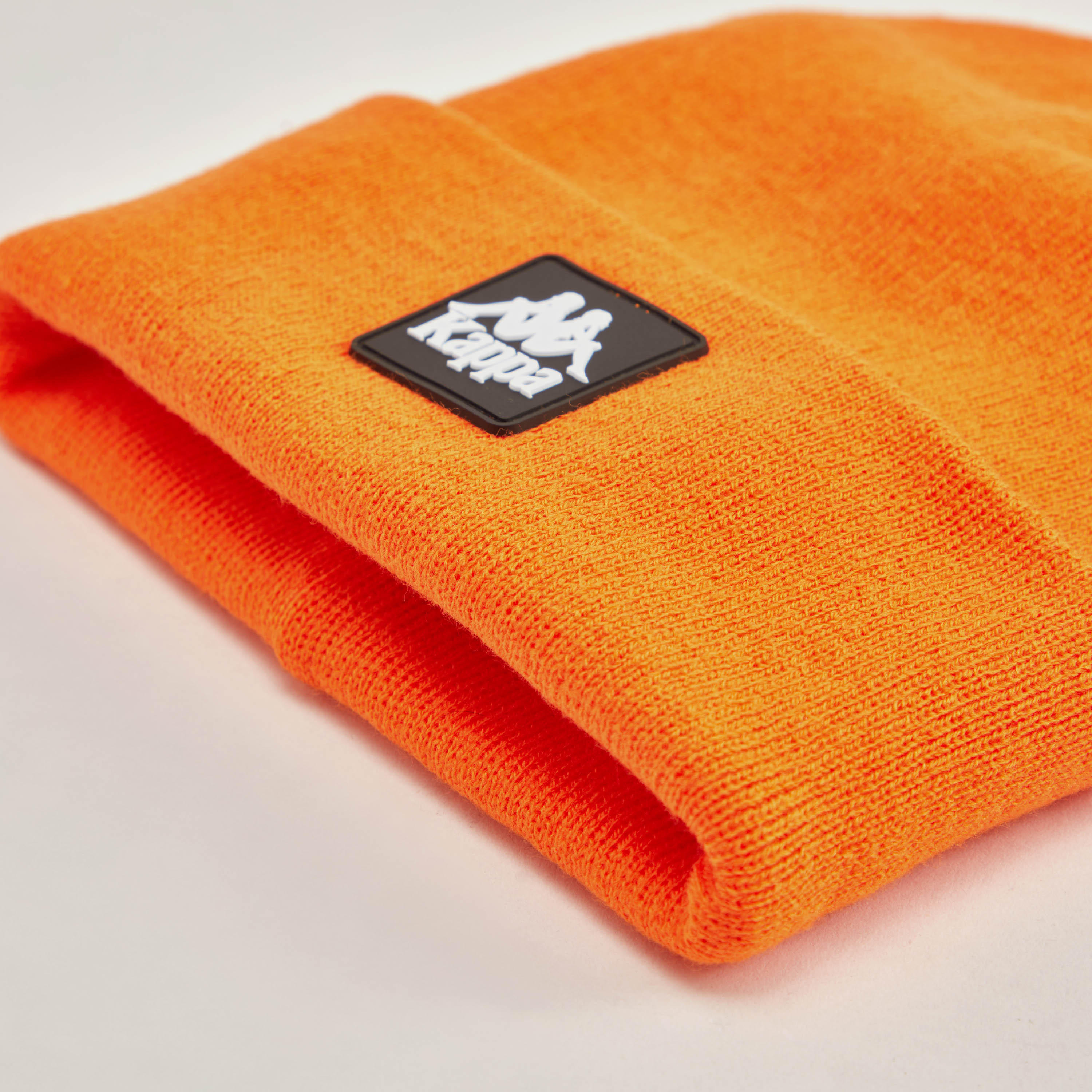كاب بيني سادة بأطراف مطاطية من كابا-men-clothing-sportswearandactivewear-accessories-image-1