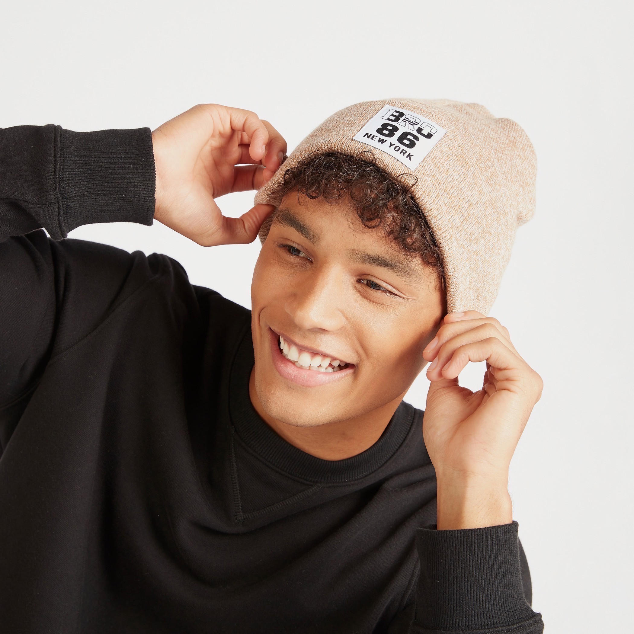 قبعة كاب بيني بارزة الملمس بأطراف مطّاطية - طقم من 3 قطع-men-caps-image-2