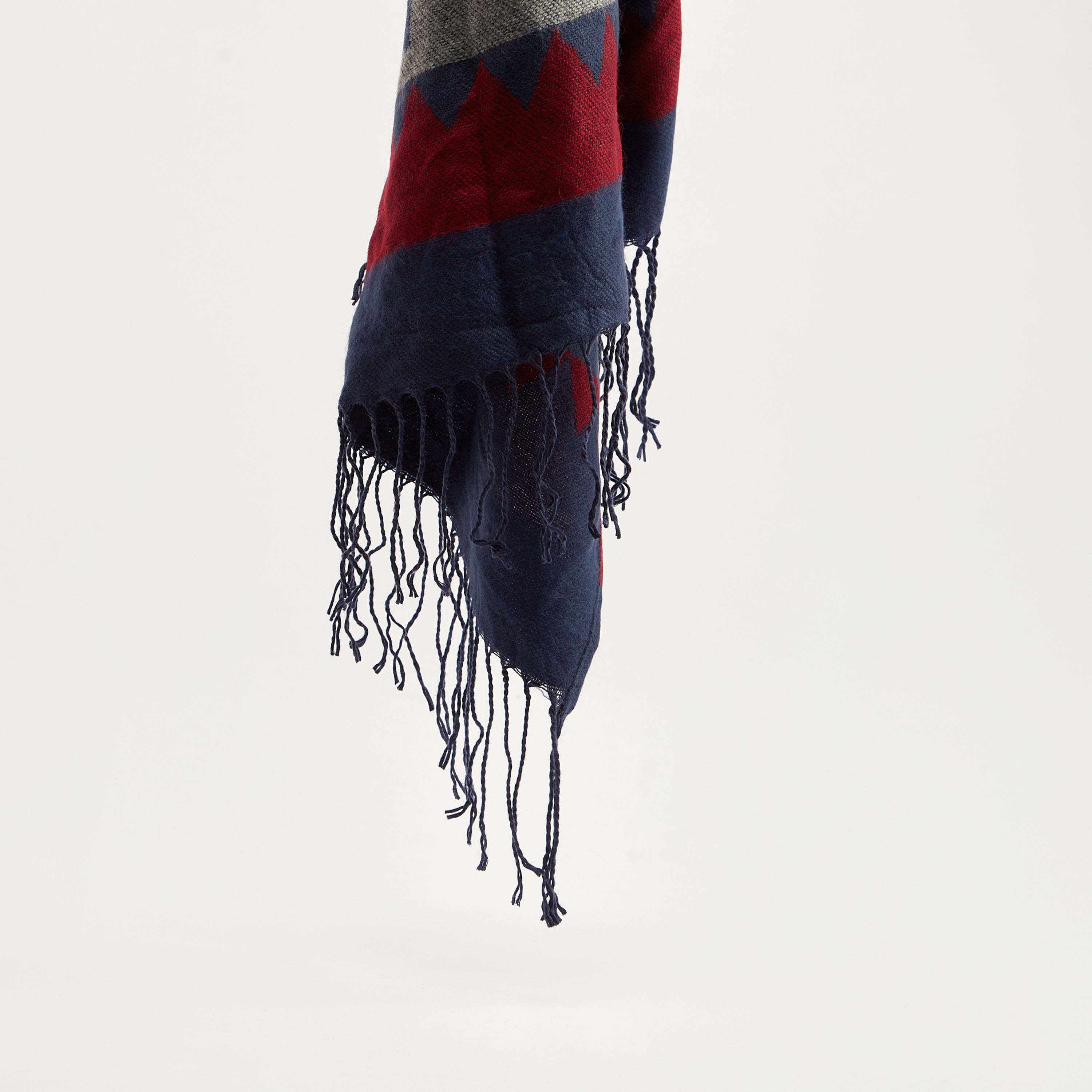 وشاح بطبعات وشراشيب-men-scarvesandgloves-image-1