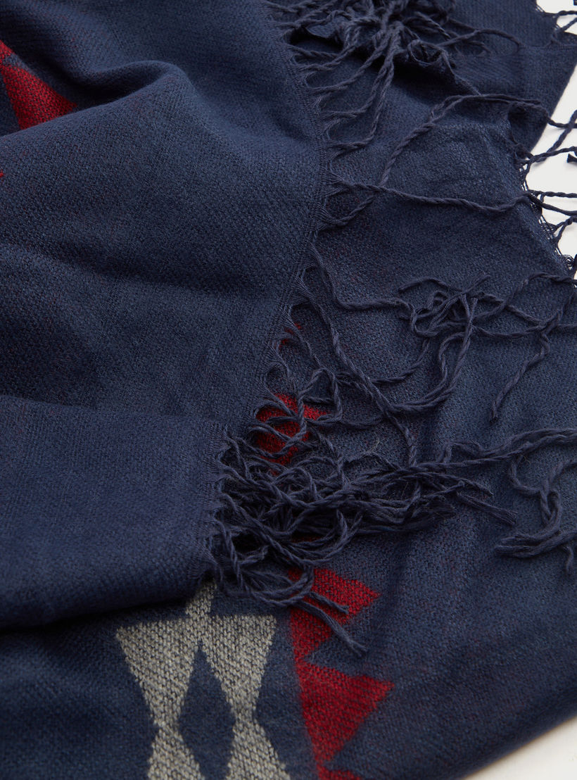 وشاح بطبعات وشراشيب-men-scarvesandgloves-image-3