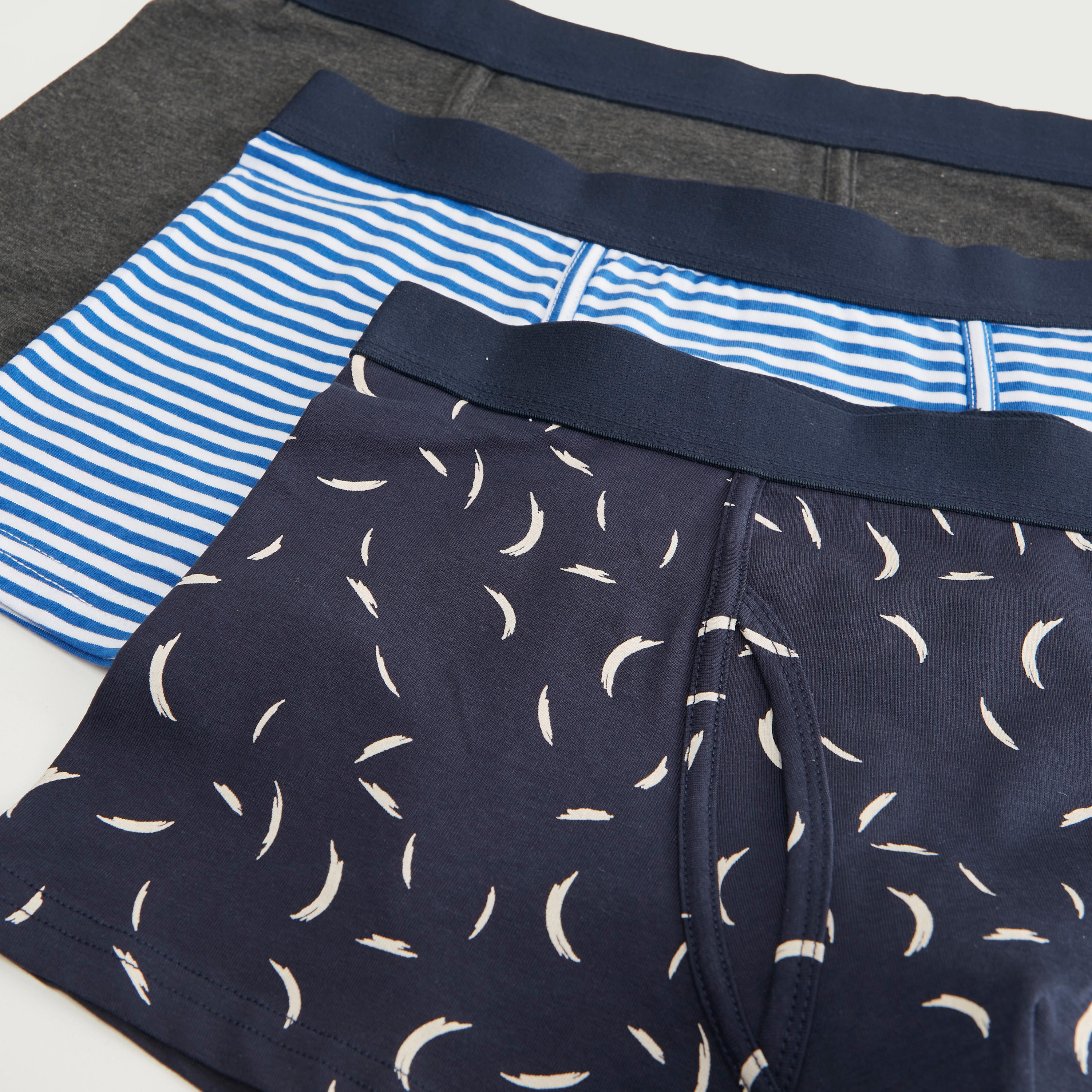 شورتات ترانك بخصر مطاطي - طقم من 3 قطع متنوعة-men-clothing-innerwear-underwear-image-3