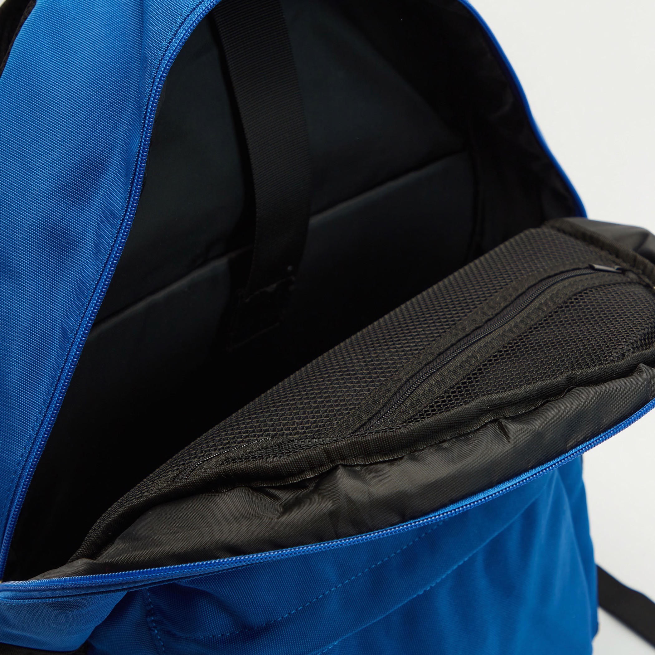 شنطة ظهر بسحّاب إغلاق وطبعات مارفل-men-bags-image-1