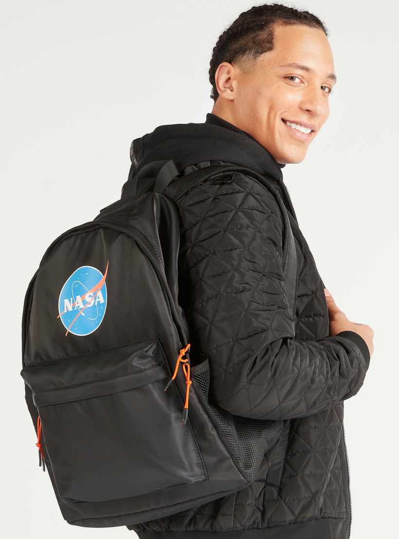 شنطة ظهر بطبعات شعار وسحاب إغلاق من ناسا-men-bags-image-2