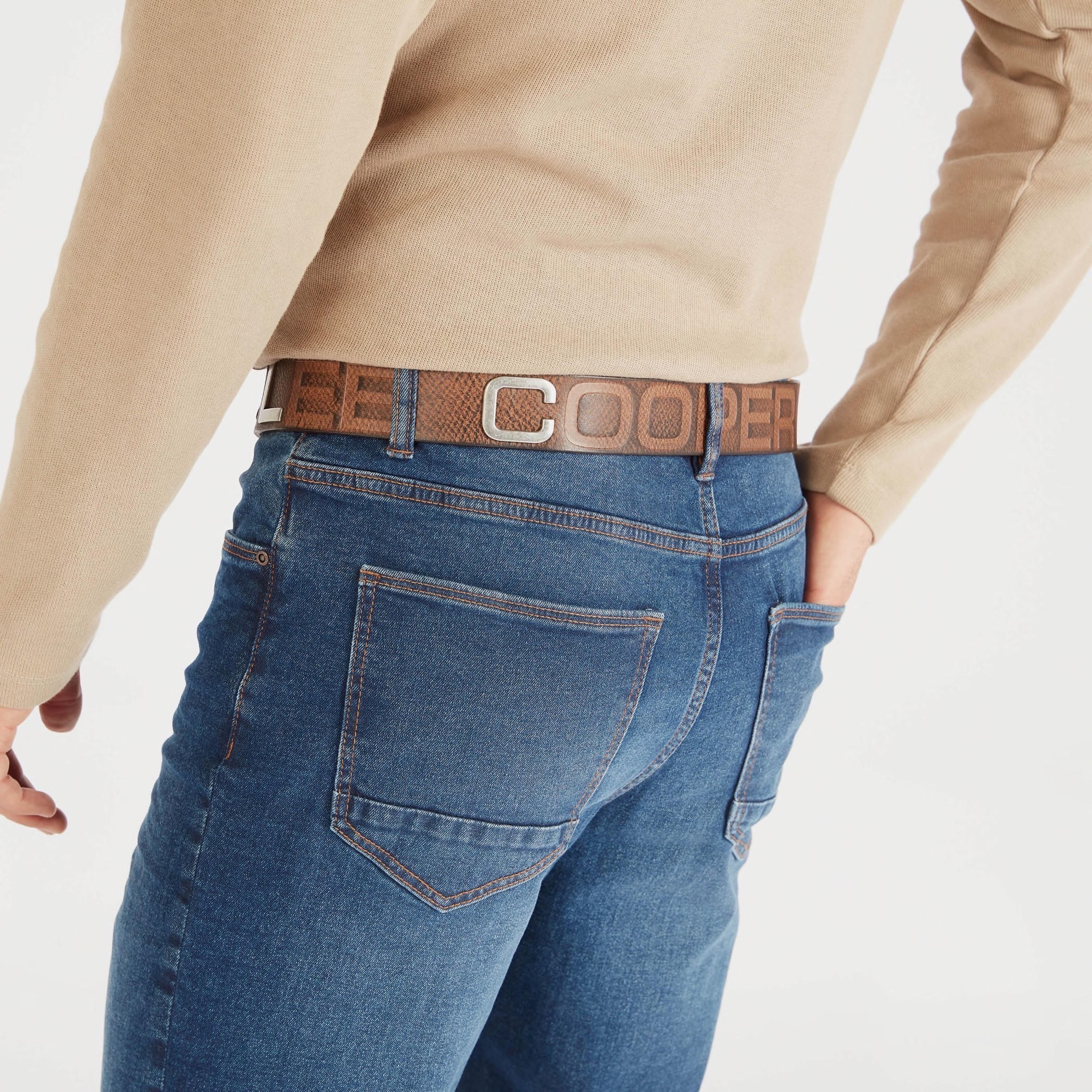 حزام جلد بارز الملمس بإبزيم إغلاق بدبوس من لي كوبر-men-beltsandwallets-belts-image-3