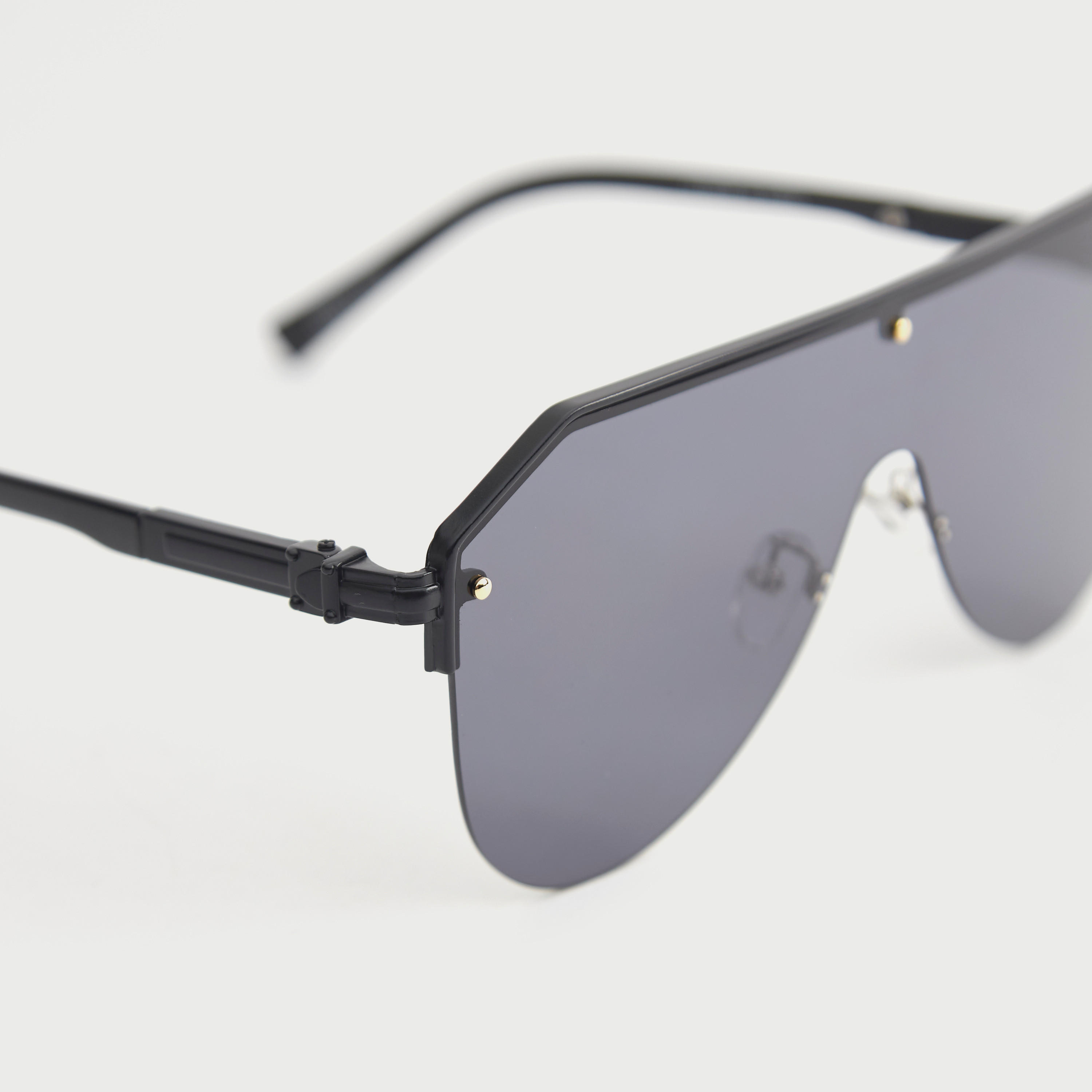 نظارة شمسية شيلد بعدسات ملونة ووسادات أنف-men-sunglasses-image-3
