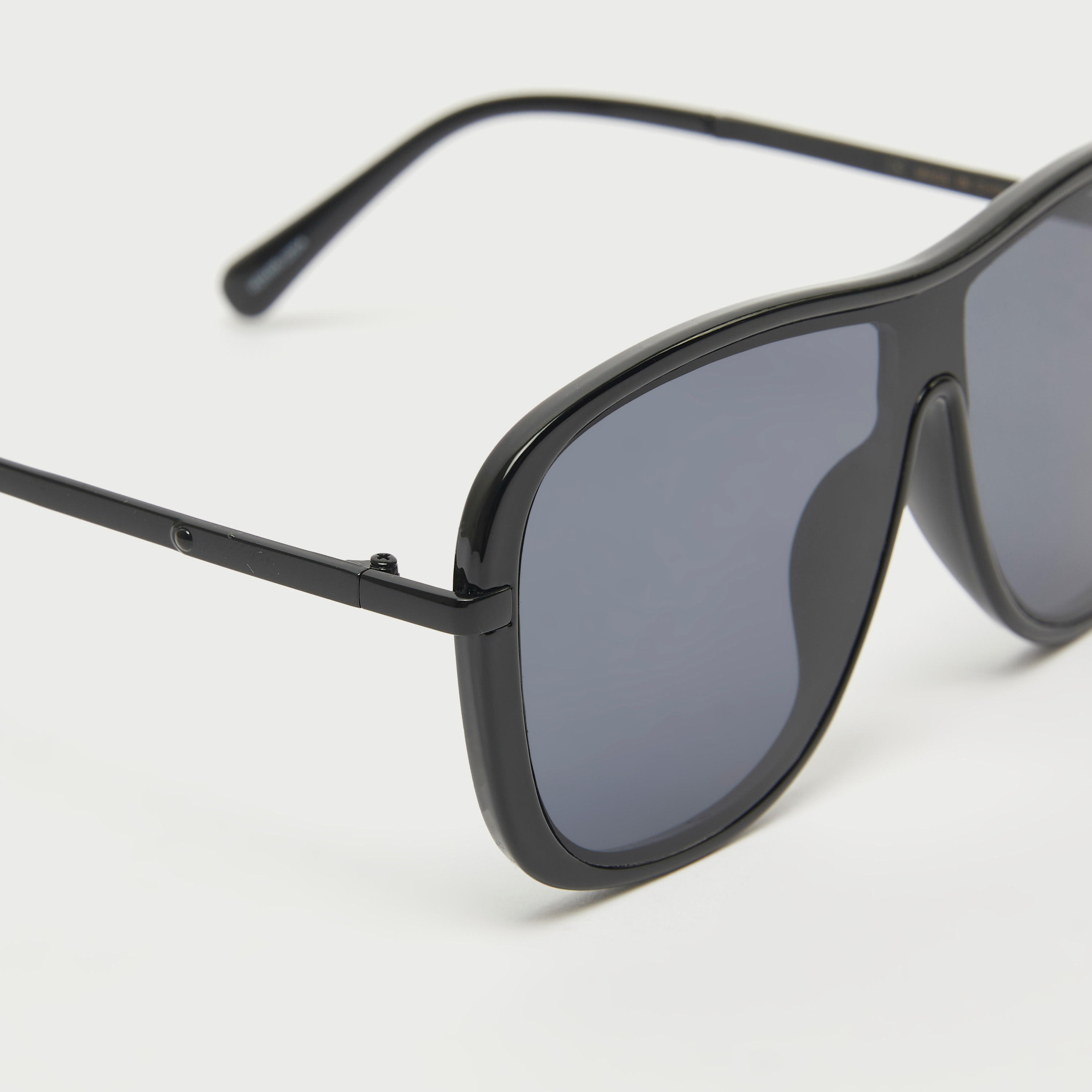 نظارة شمسية بإطار مستطيلي ووسادات أنف-men-sunglasses-image-3