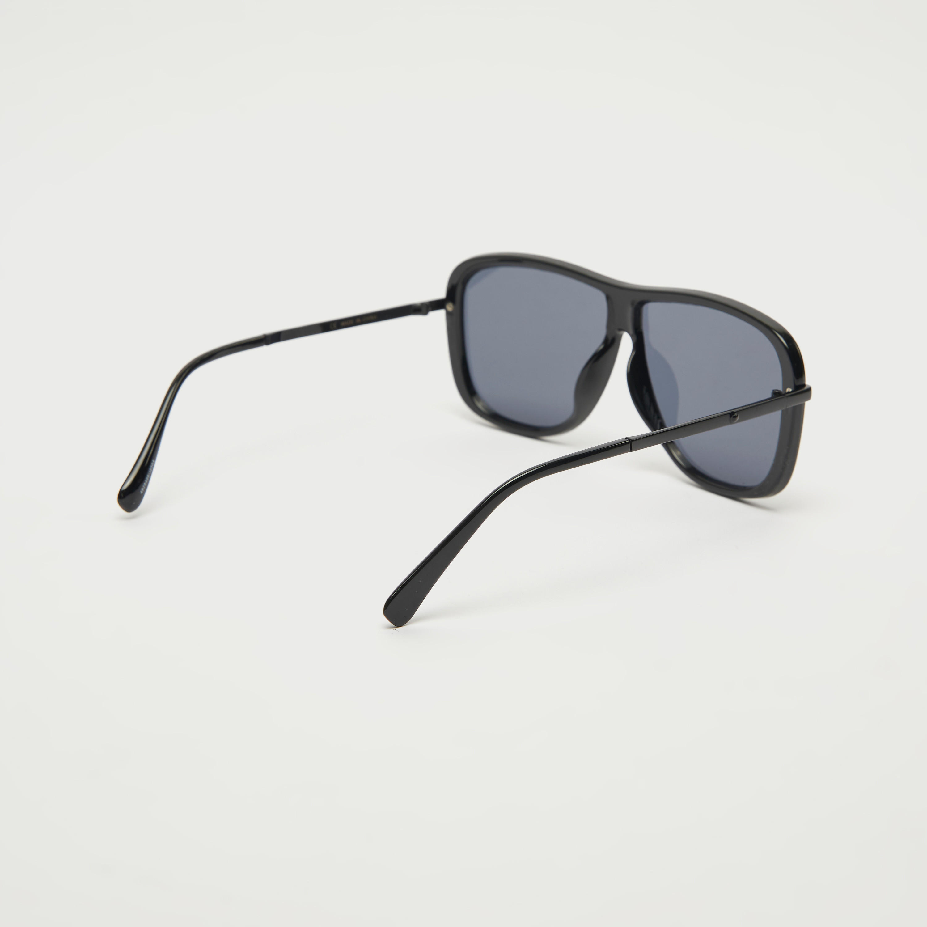 نظارة شمسية بإطار مستطيلي ووسادات أنف-men-sunglasses-image-2