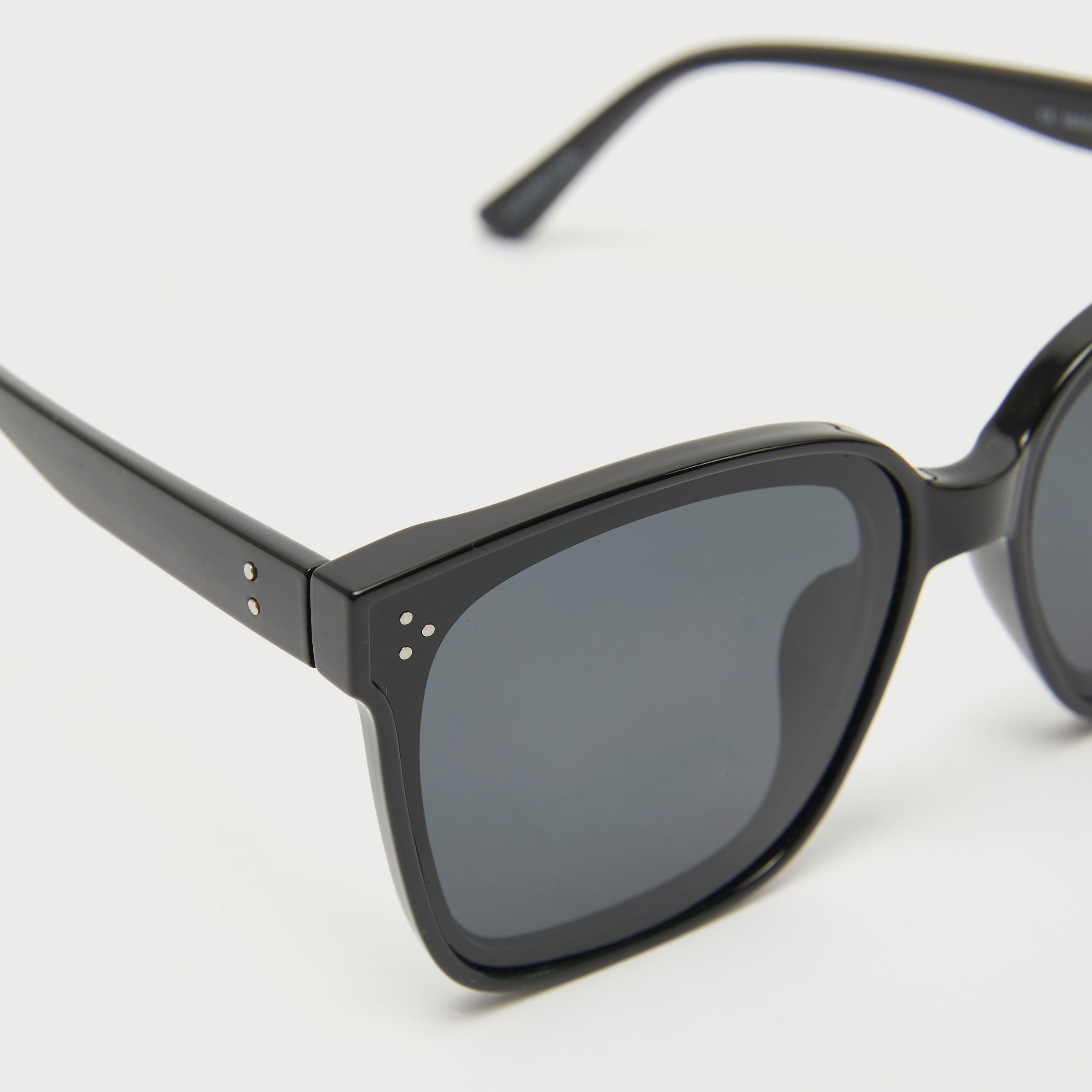 نظارة شمسيّة واي فيرار بإطار كامل ووسادات أنف-men-sunglasses-image-3