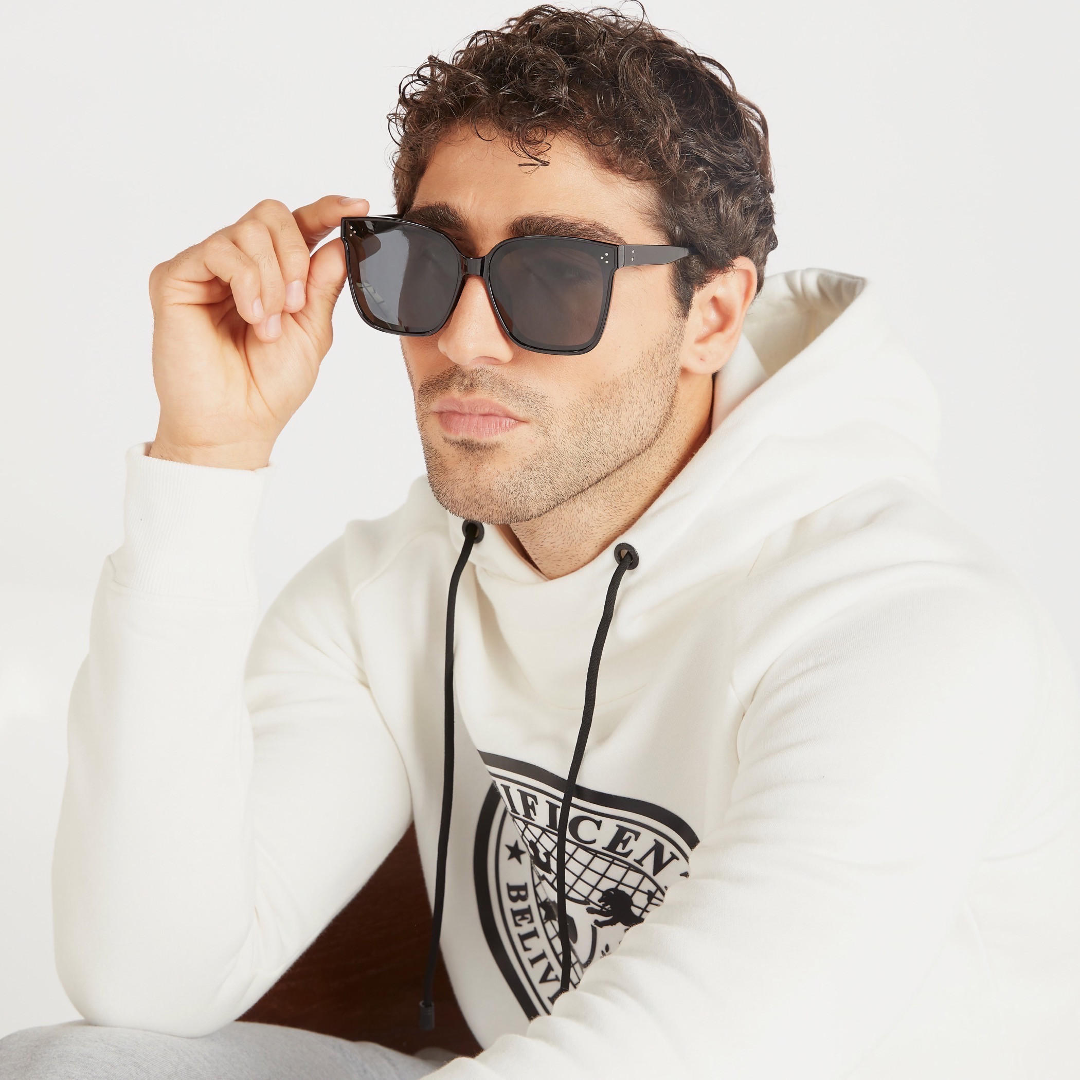نظارة شمسيّة واي فيرار بإطار كامل ووسادات أنف-men-sunglasses-image-2