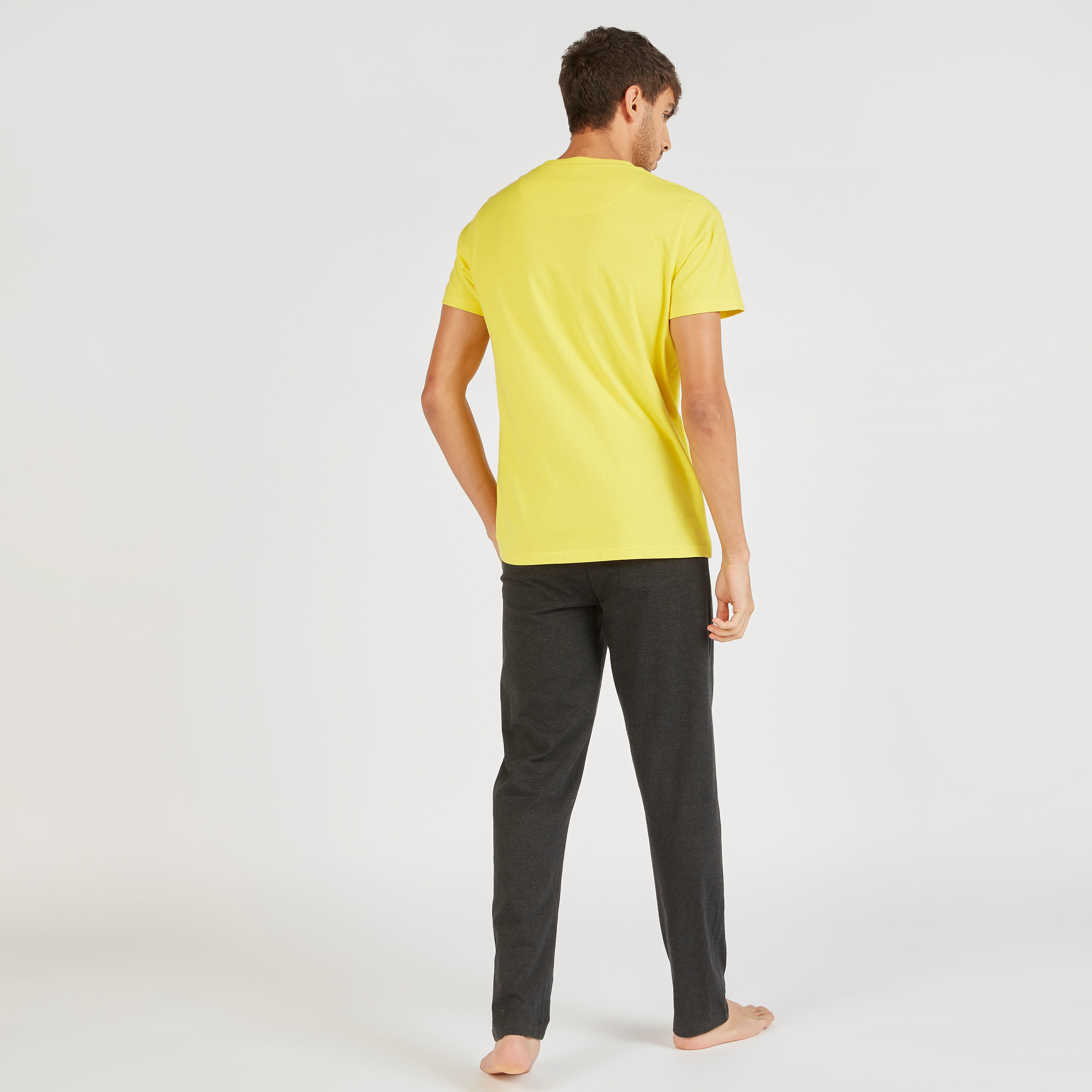طقم بنطلون بيجاما وتيشيرت بطبعات صونيك-men-clothing-nightwear-sets-image-2