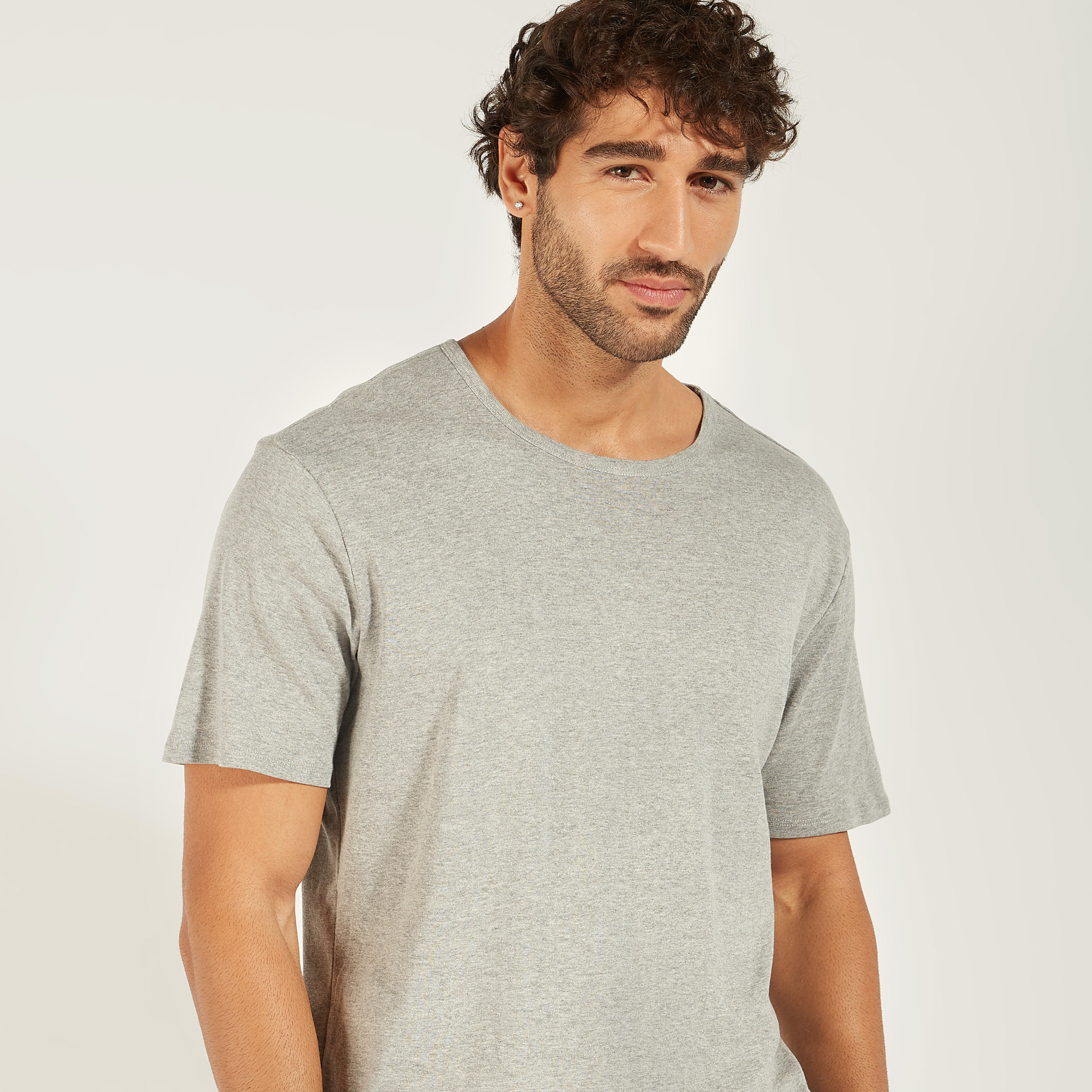 تيشيرت سادة بياقة مستديرة وأكمام قصيرة - طقم 3 قطع-men-clothing-tshirtsandpolos-vests-image-3