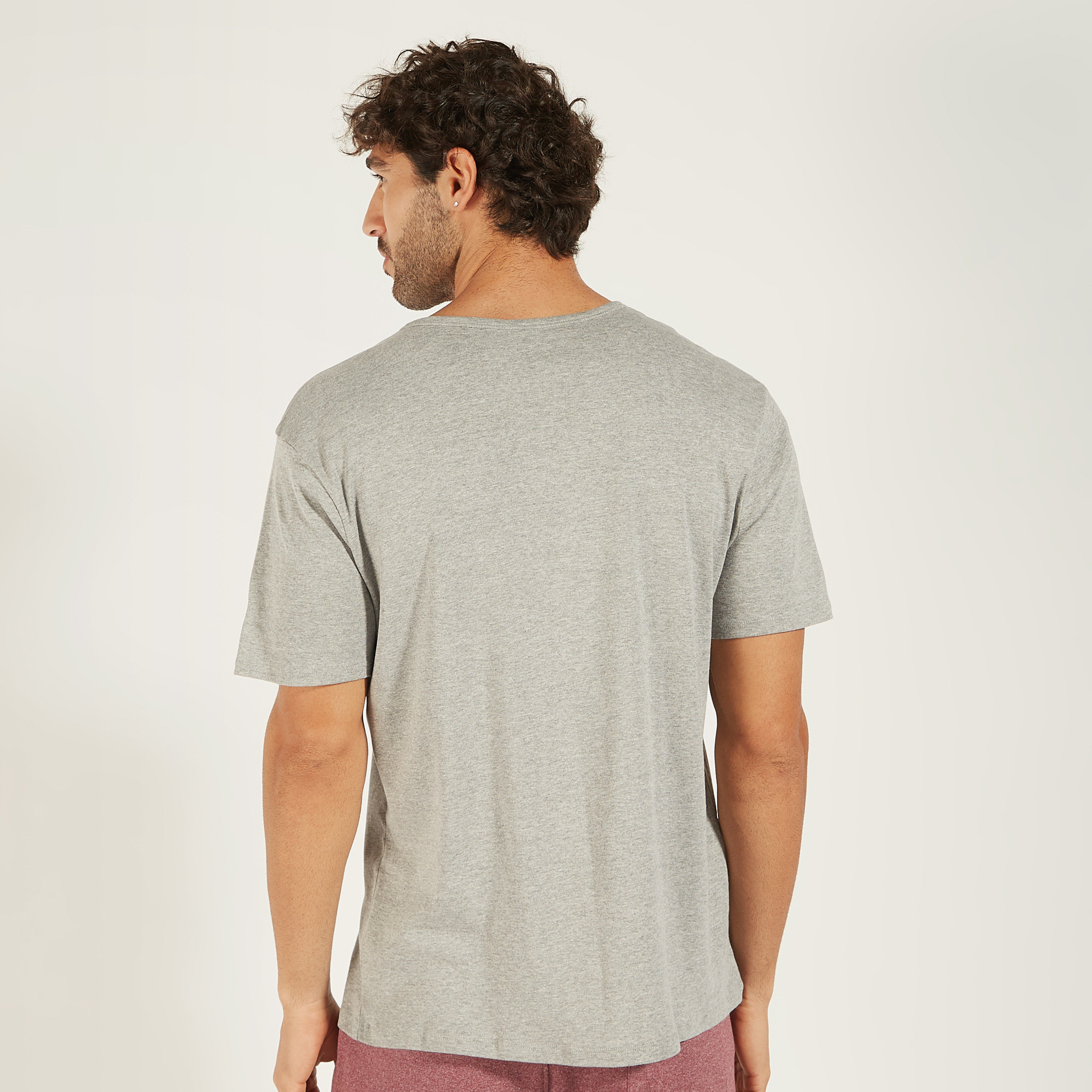تيشيرت سادة بياقة مستديرة وأكمام قصيرة - طقم 3 قطع-men-clothing-tshirtsandpolos-vests-image-5