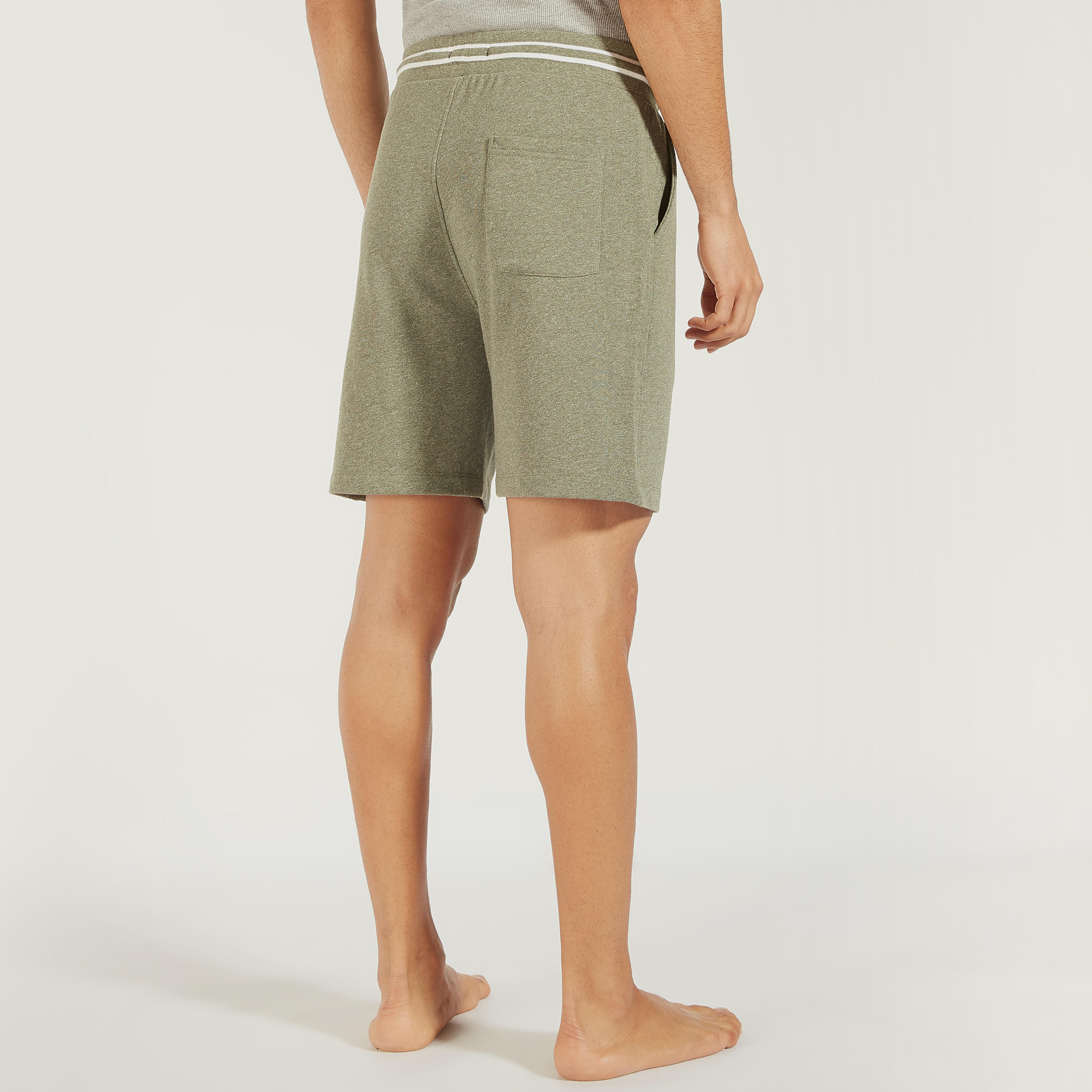 شورت سادة بخصر متوسط الارتفاع ورباط وجيوب-men-clothing-bottoms-shorts-image-2