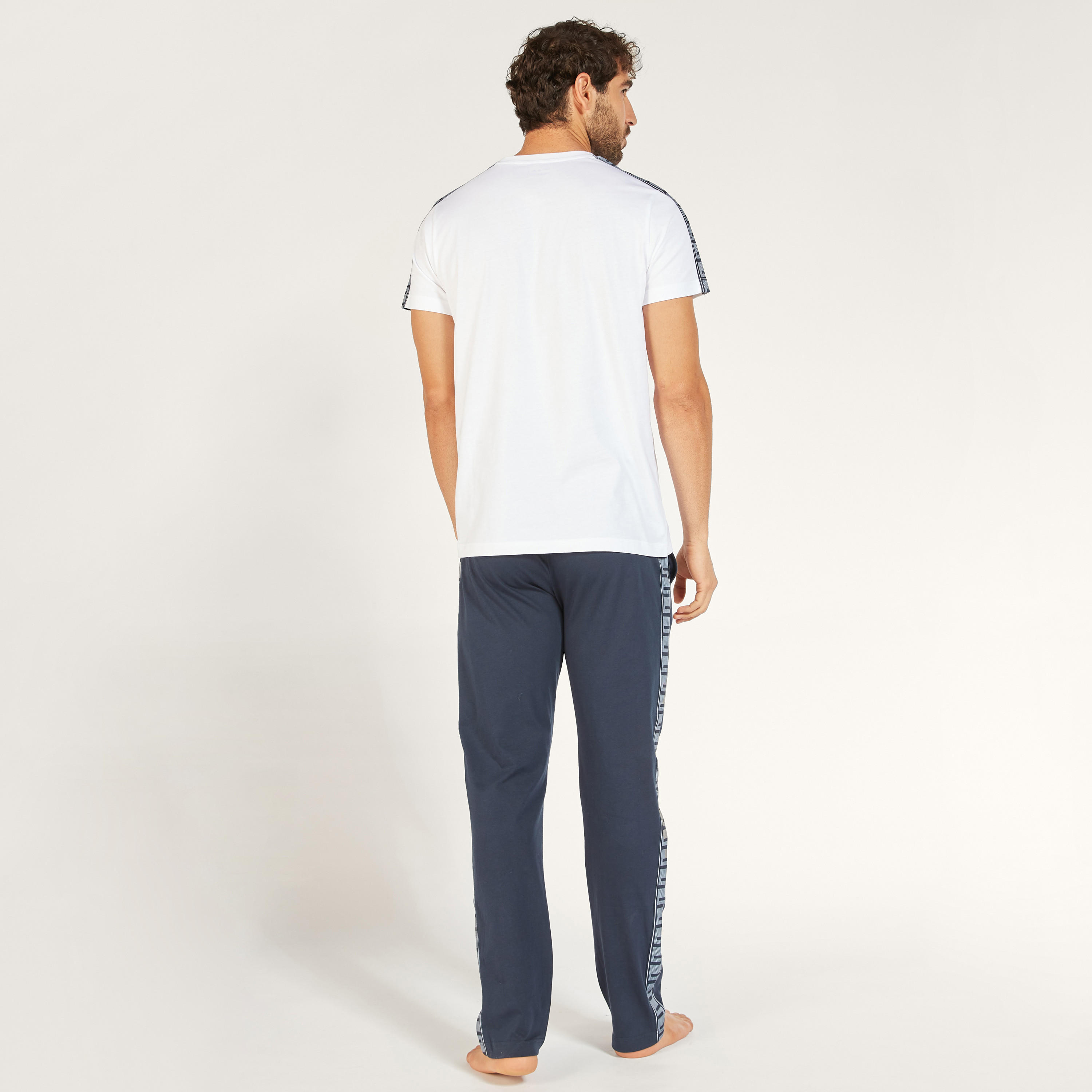 طقم بنطلون بيجاما وتيشيرت سادة بياقة مستديرة-men-clothing-nightwear-sets-image-4