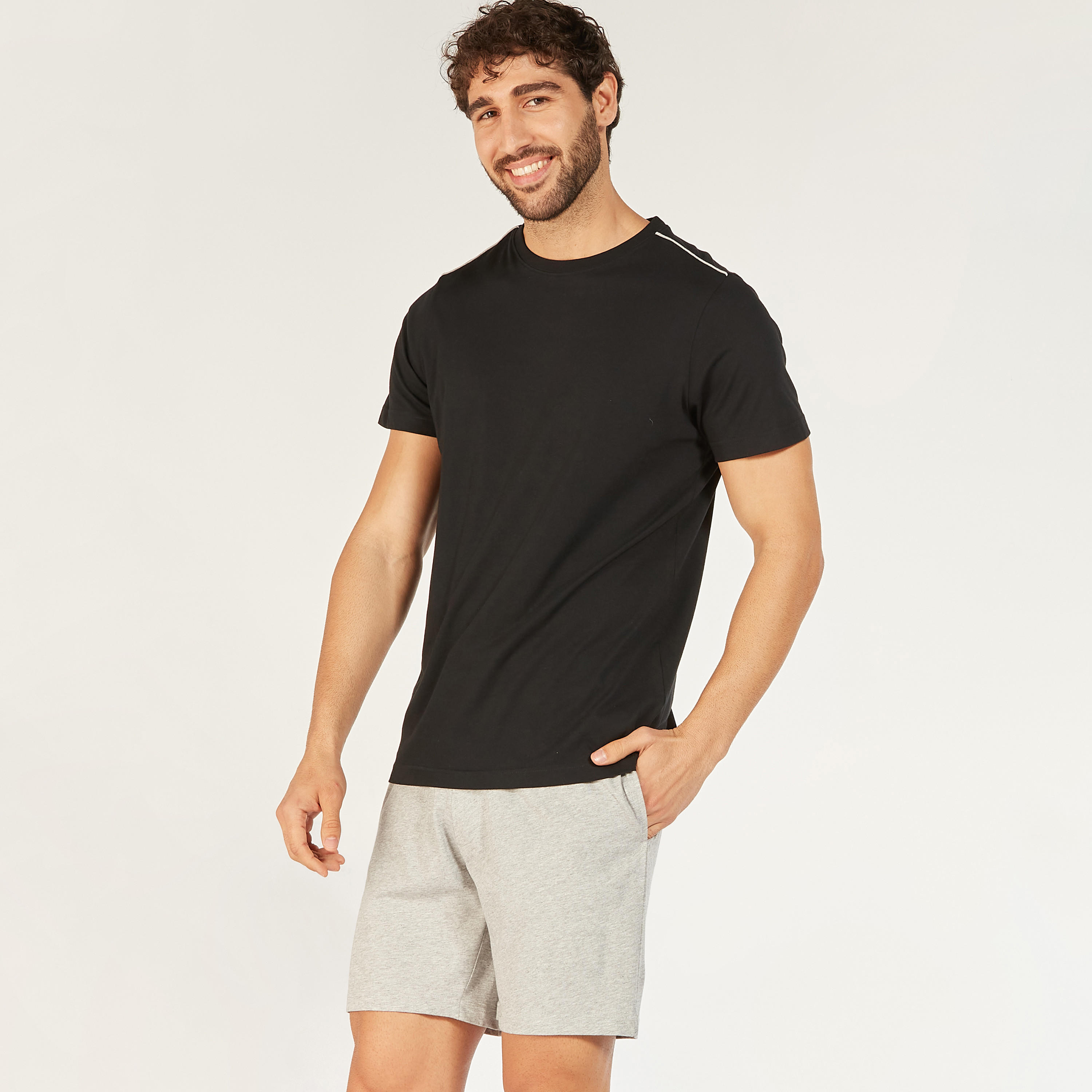 طقم شورت وتيشيرت سادة بياقة ضيقة-men-clothing-nightwear-sets-image-1