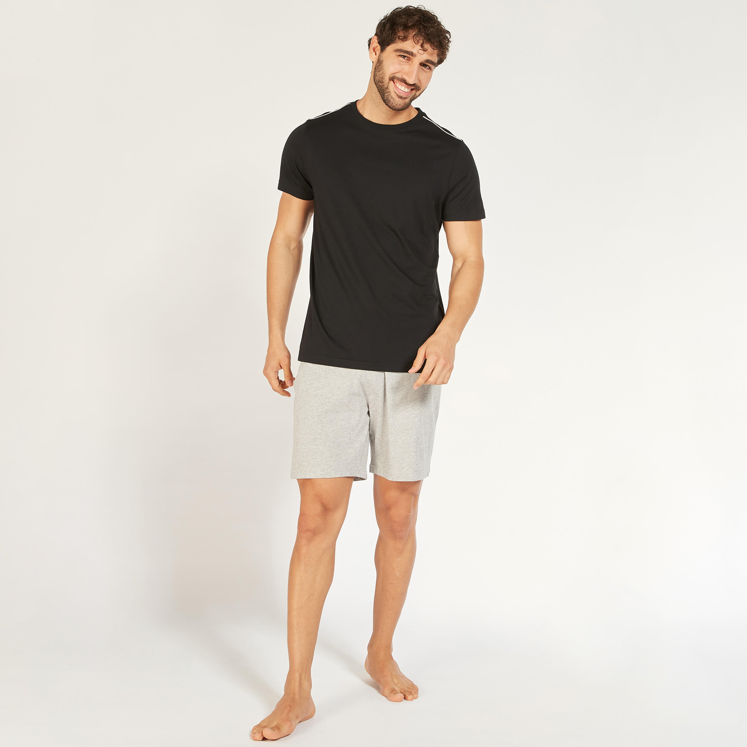 طقم شورت وتيشيرت سادة بياقة ضيقة-men-clothing-nightwear-sets-image-2