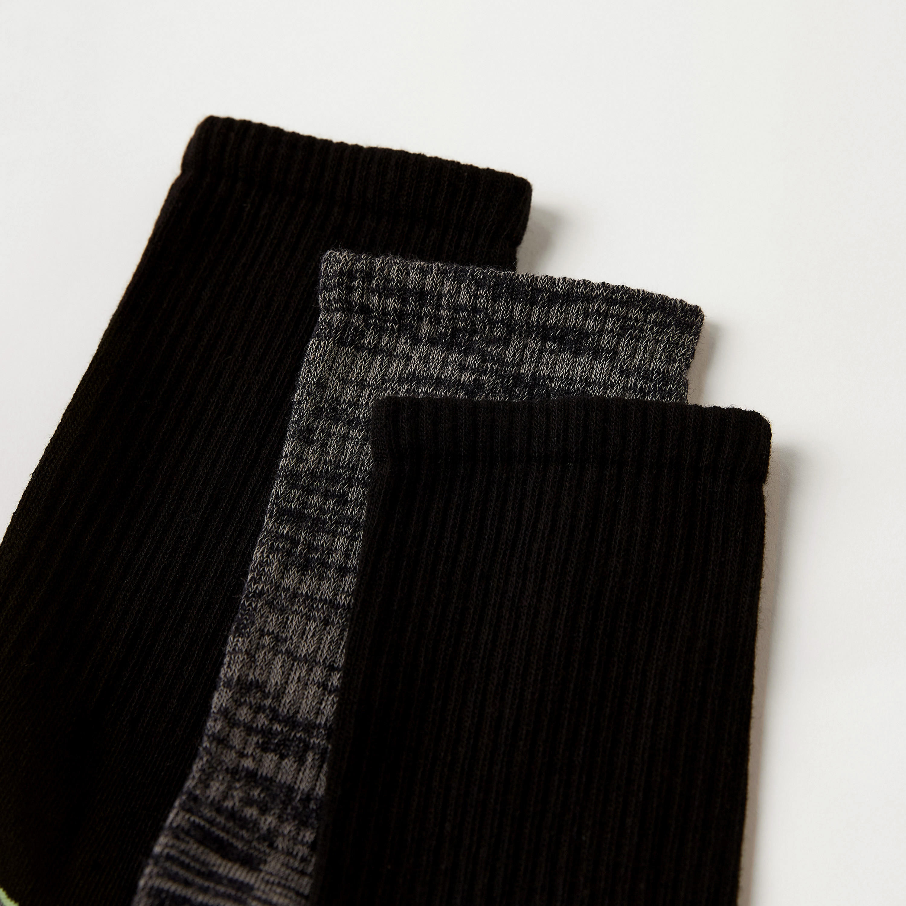جوارب بارزة الملمس بطول ربلة الساق - طقم من 3 أزواج-men-socks-image-3