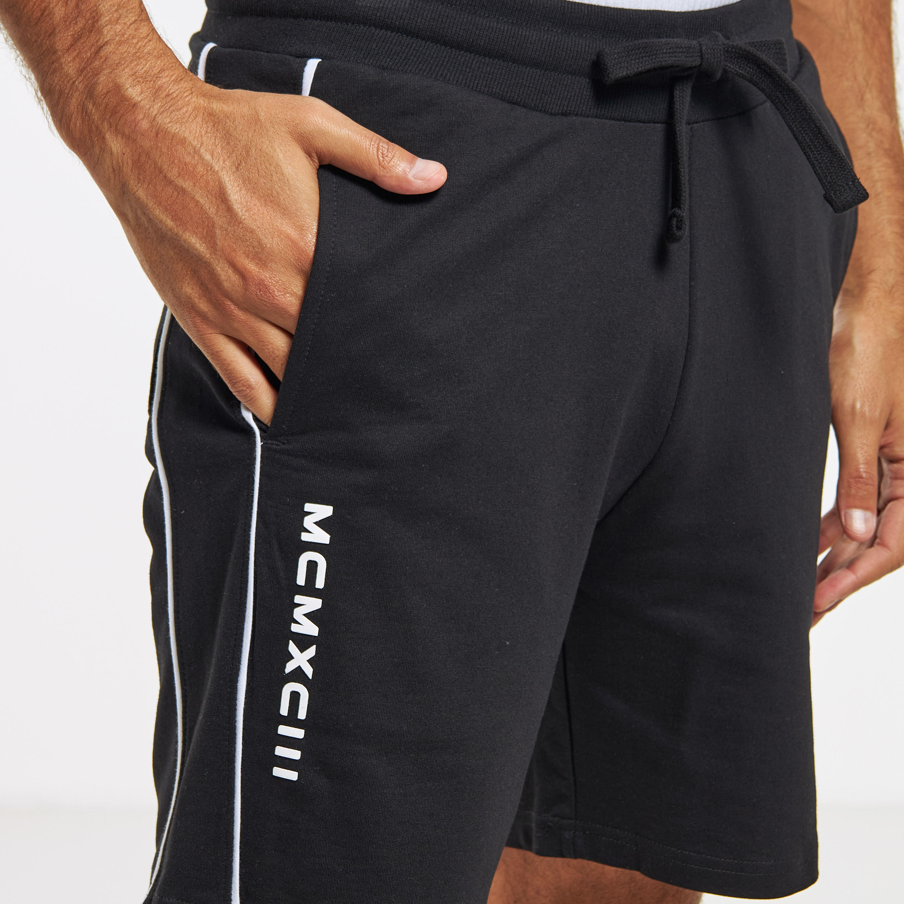 شورت بجيوب ورباط وطبعات-men-clothing-bottoms-shorts-image-8