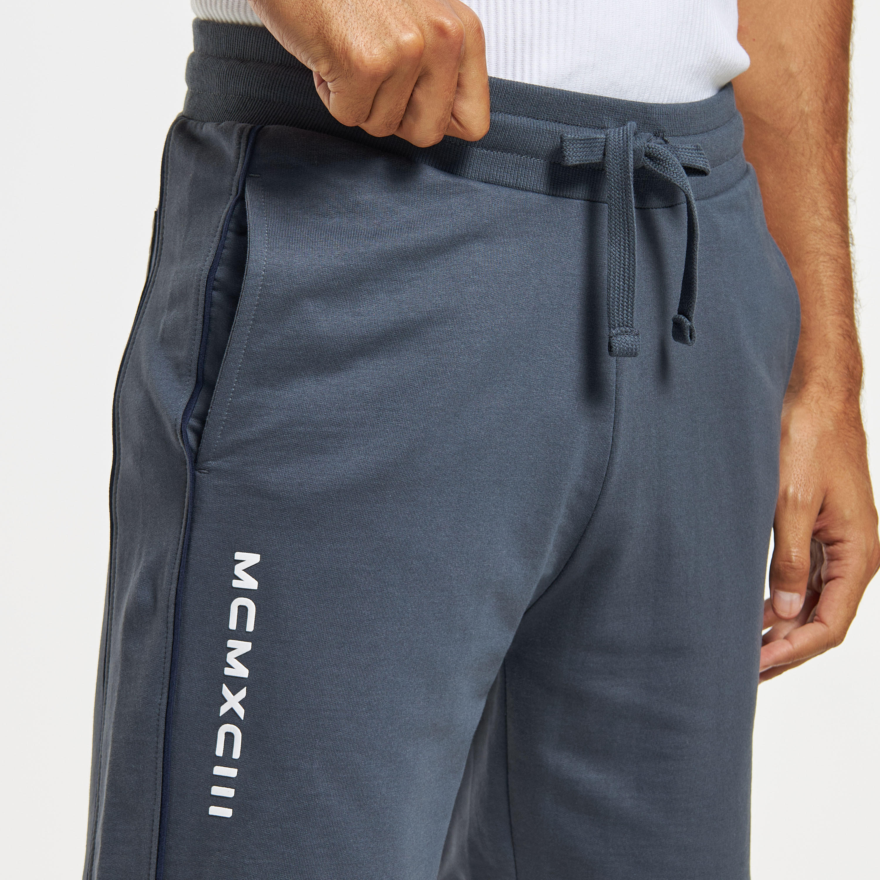 شورت بجيوب ورباط وطبعات-men-clothing-bottoms-shorts-image-16
