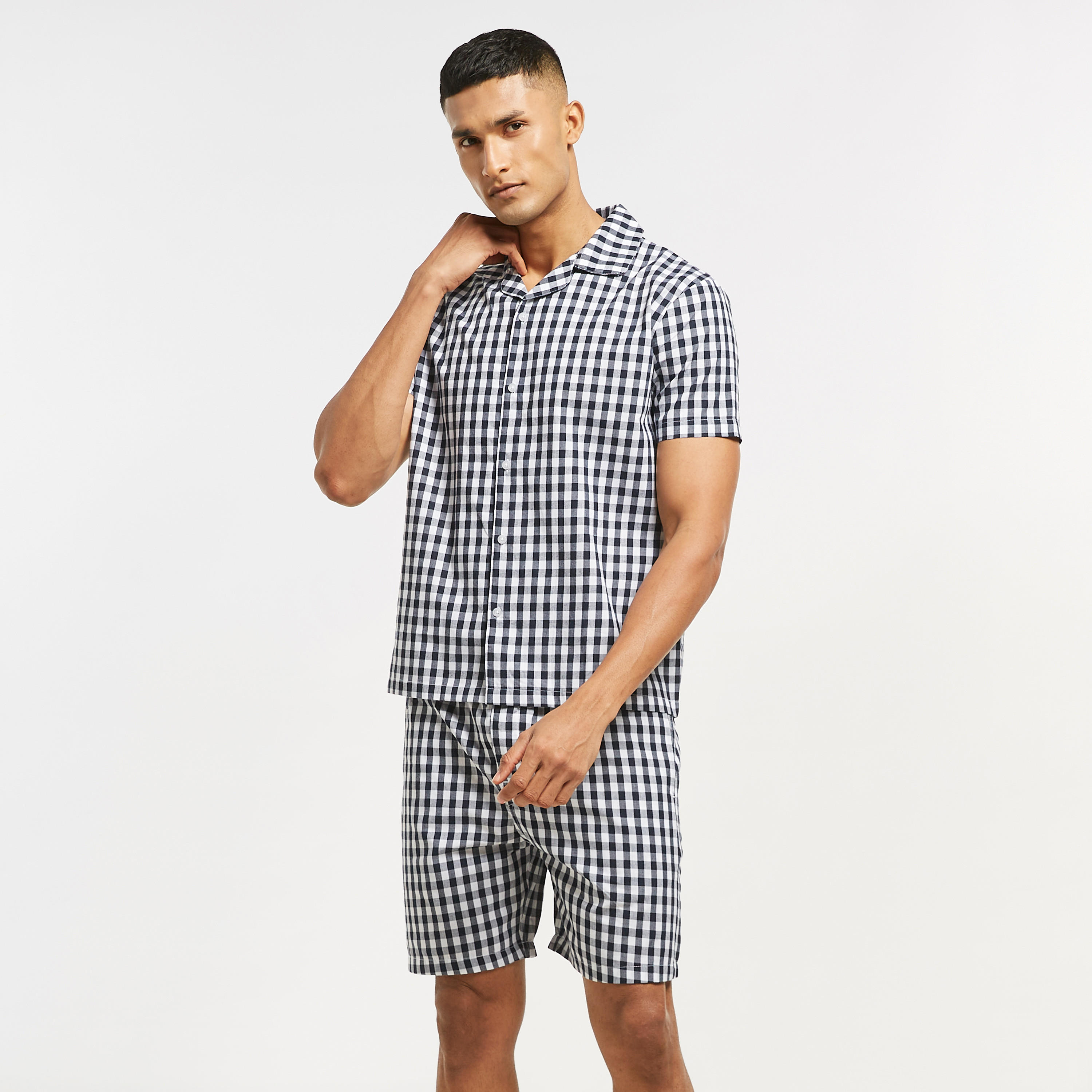 طقم شورت وقميص كاروهات بياقة كامب-men-clothing-nightwear-sets-image-1