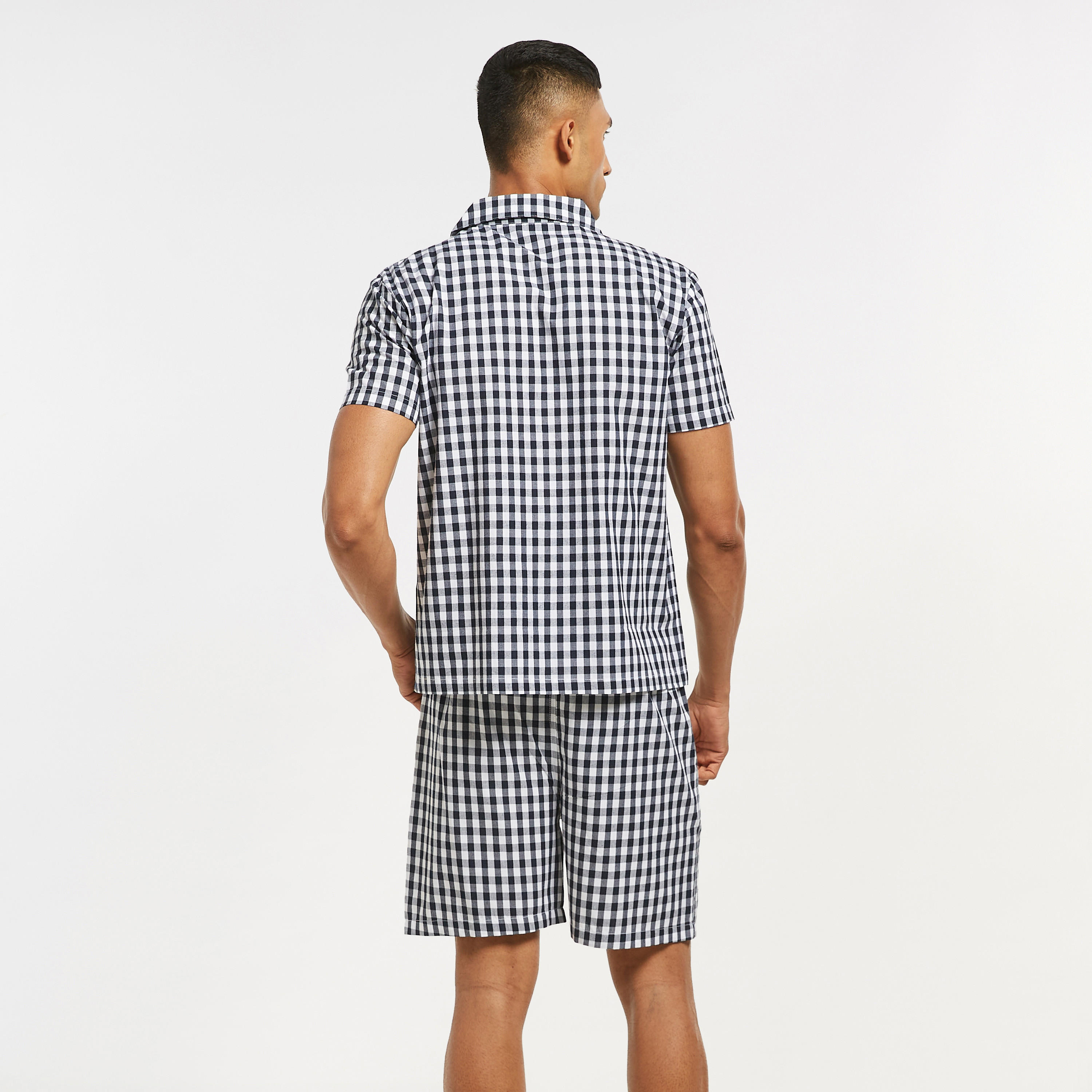 طقم شورت وقميص كاروهات بياقة كامب-men-clothing-nightwear-sets-image-2