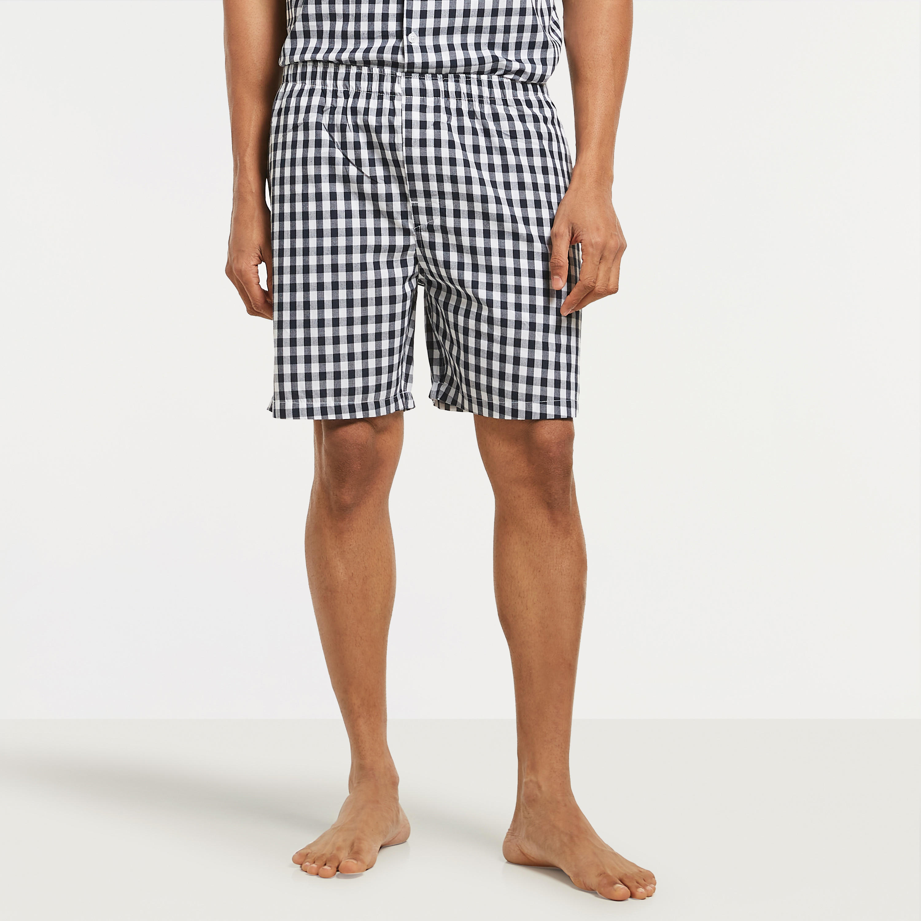 طقم شورت وقميص كاروهات بياقة كامب-men-clothing-nightwear-sets-image-4