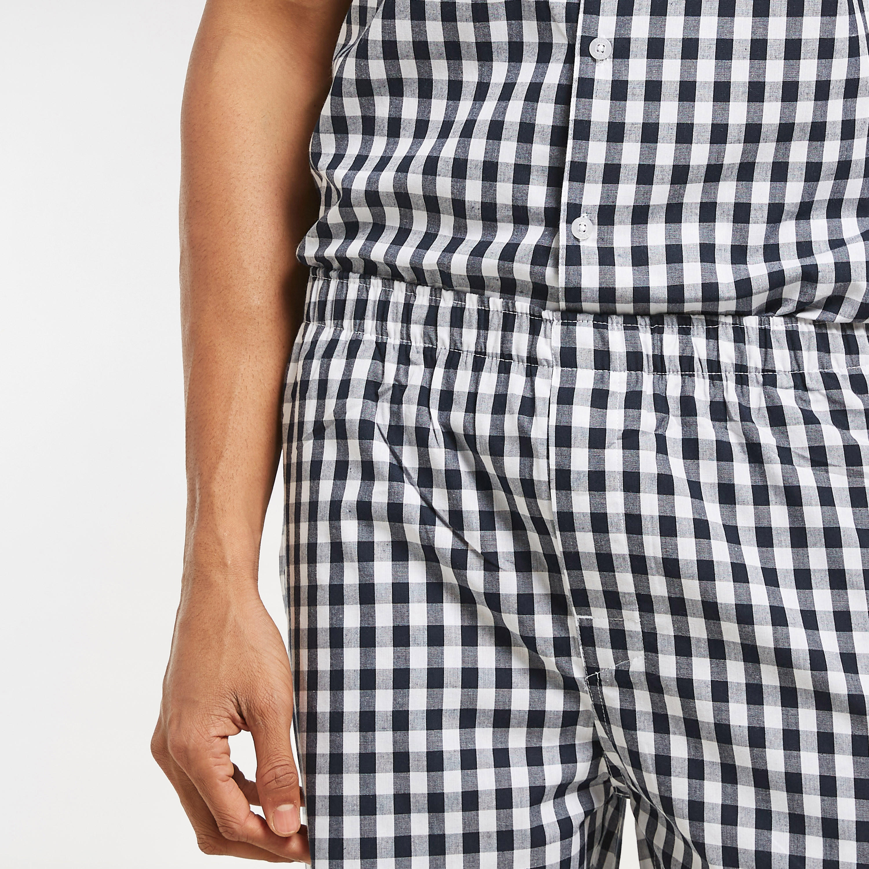 طقم شورت وقميص كاروهات بياقة كامب-men-clothing-nightwear-sets-image-5