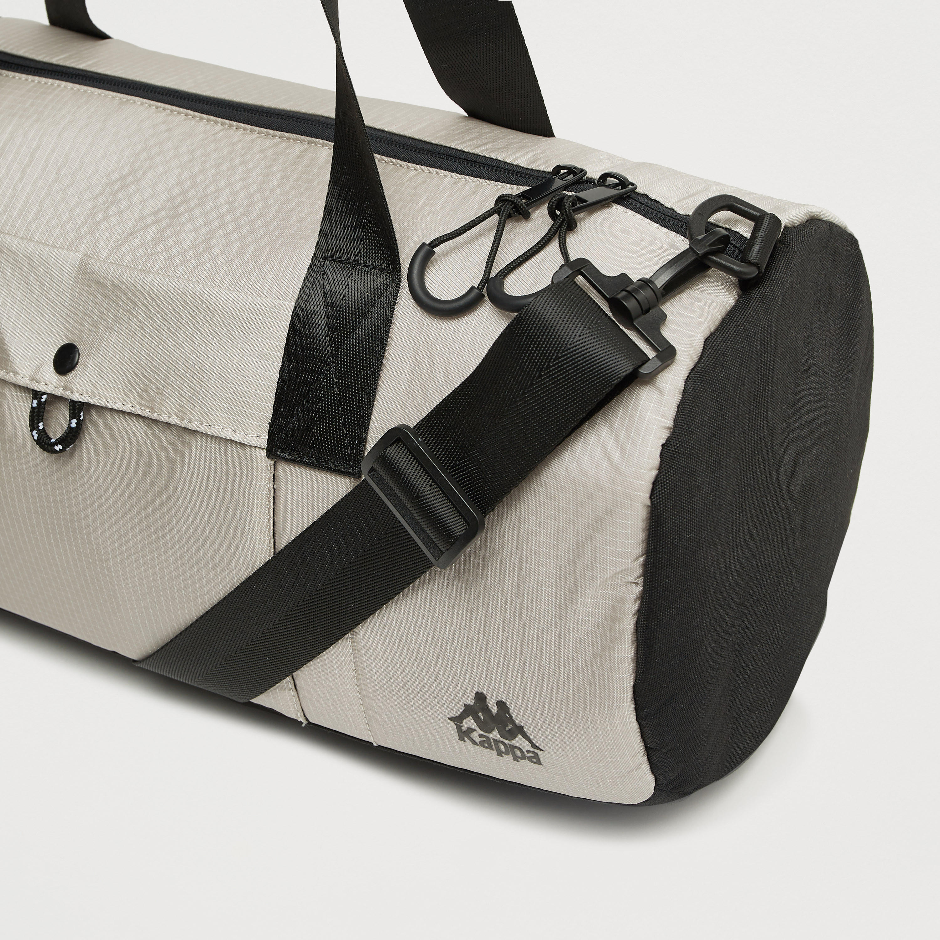 شنطة دافل بطبعات شعار وسحّاب إغلاق ومقابض مزدوجة من كابا-men-clothing-sportswearandactivewear-accessories-image-3